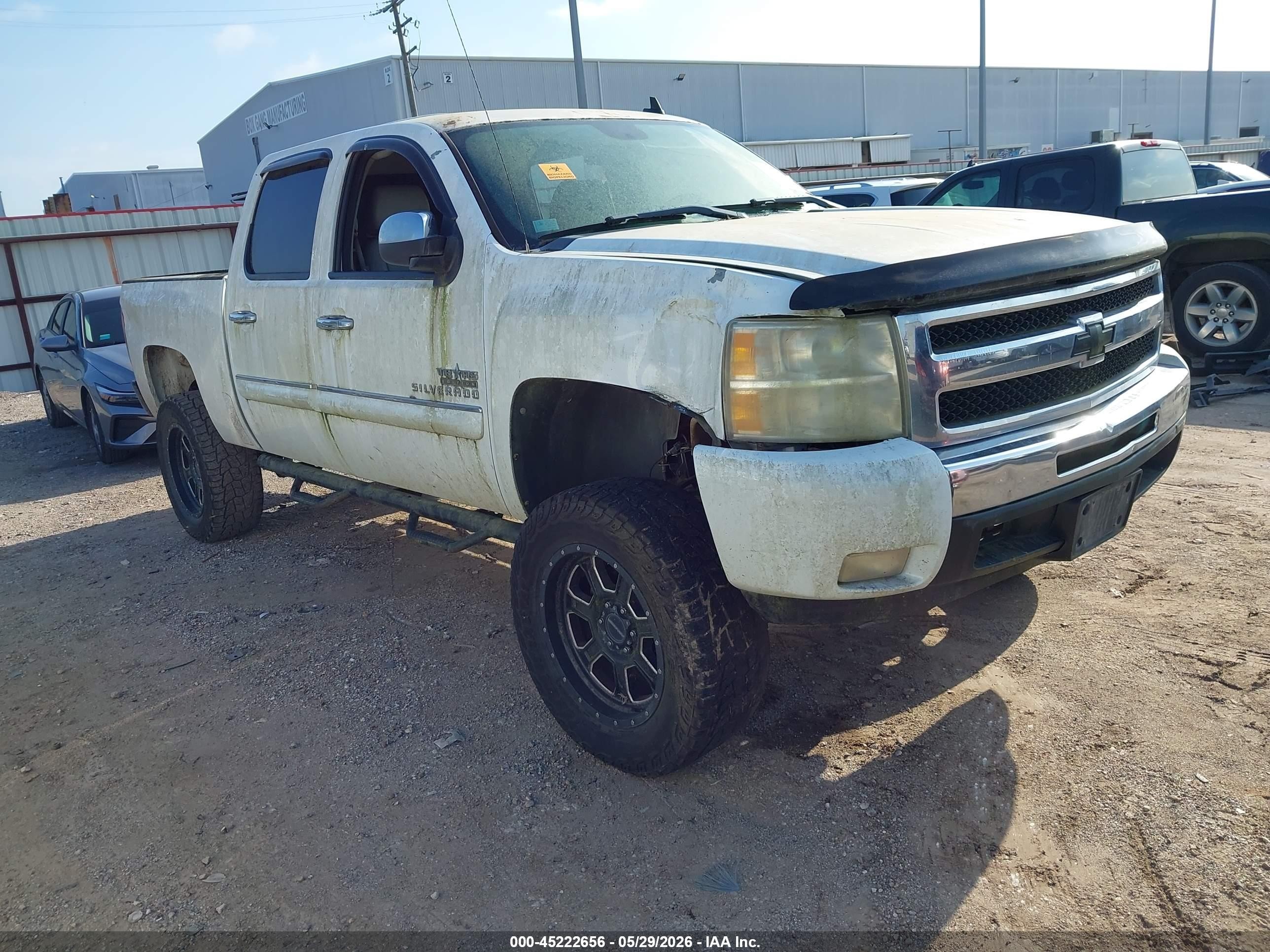 2011 Chevrolet Silverado 1500 Lt White vin: 3GCPCSE09BG337131