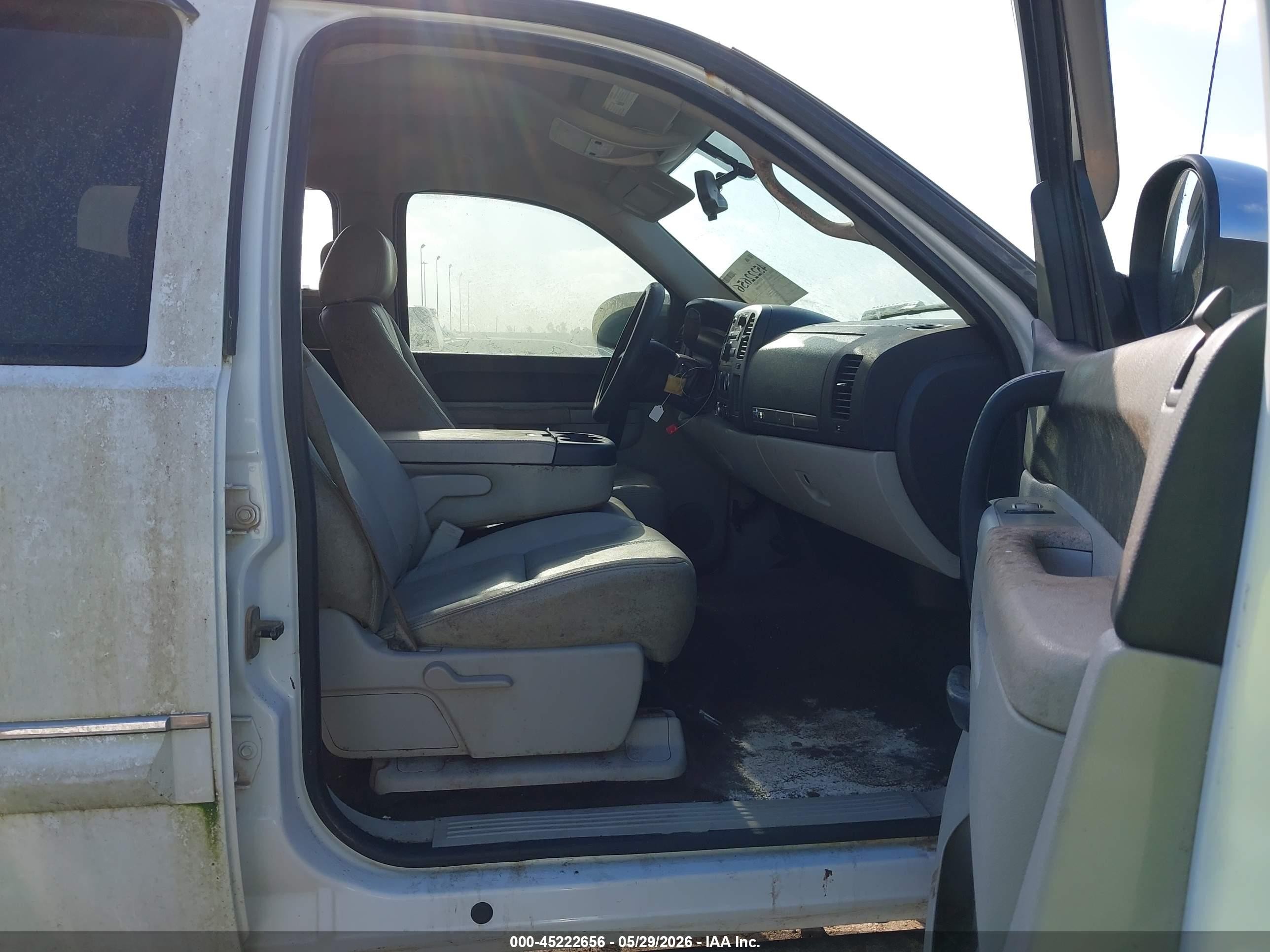 2011 Chevrolet Silverado 1500 Lt White vin: 3GCPCSE09BG337131