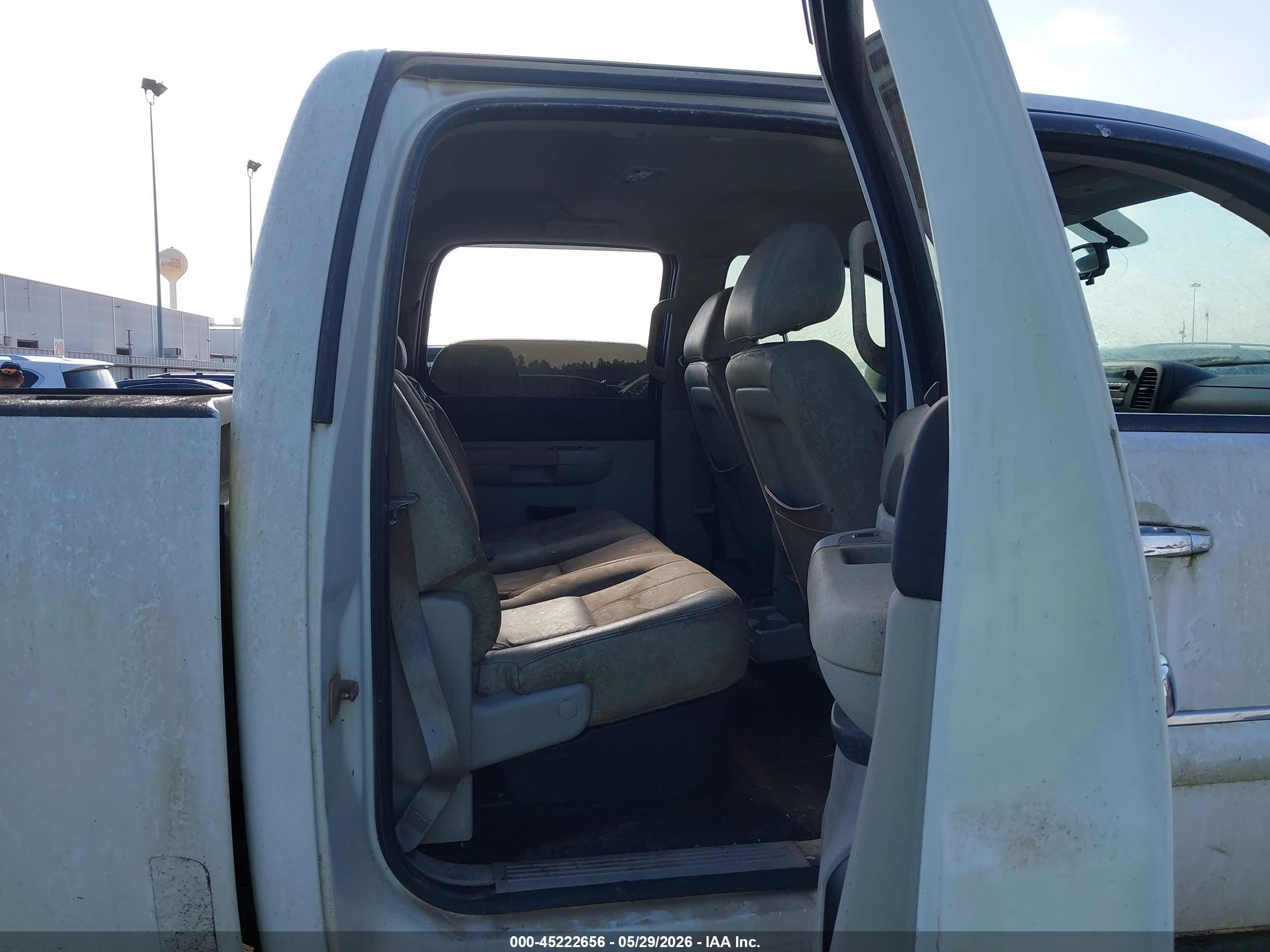 2011 Chevrolet Silverado 1500 Lt White vin: 3GCPCSE09BG337131
