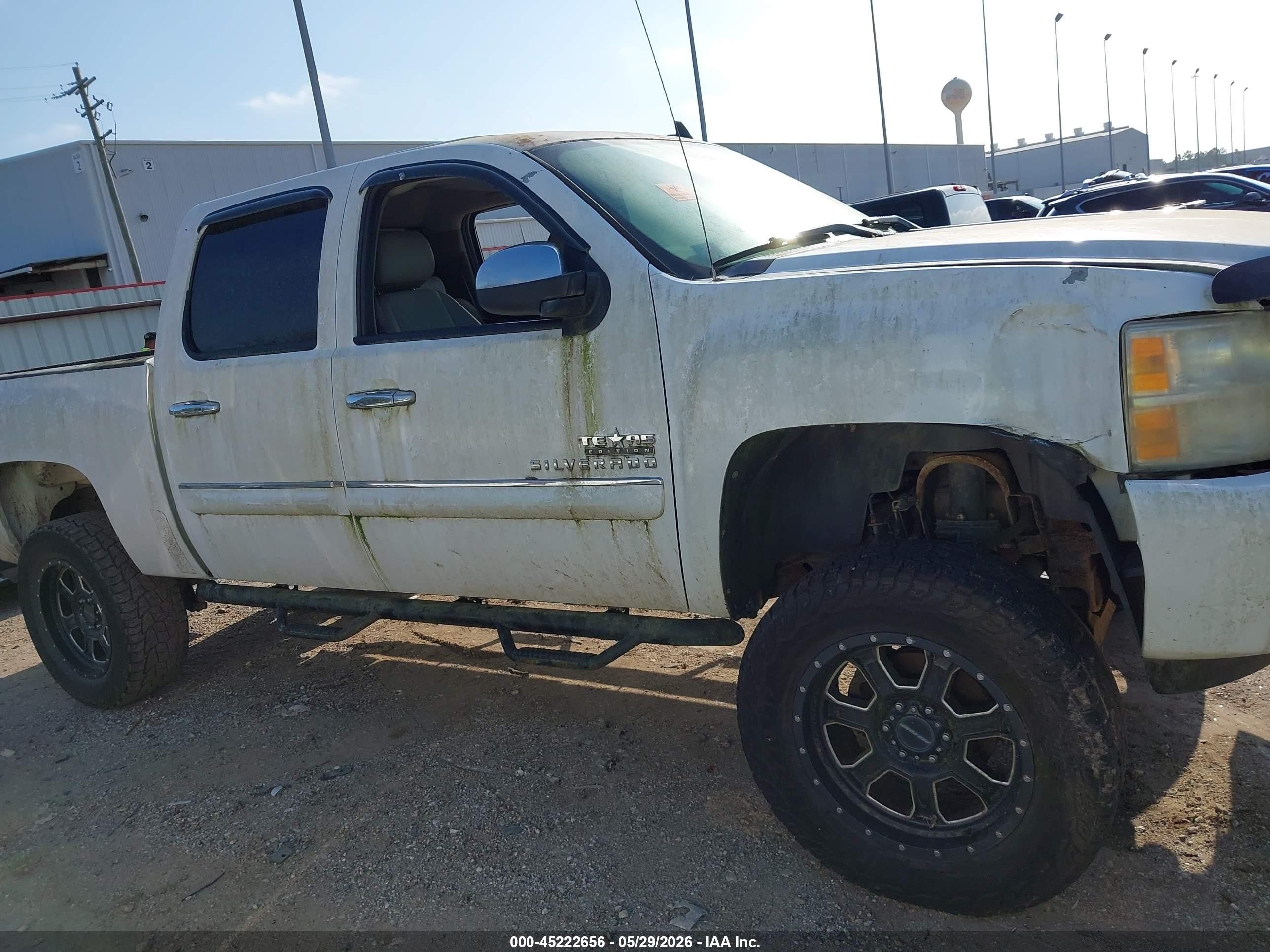 2011 Chevrolet Silverado 1500 Lt White vin: 3GCPCSE09BG337131