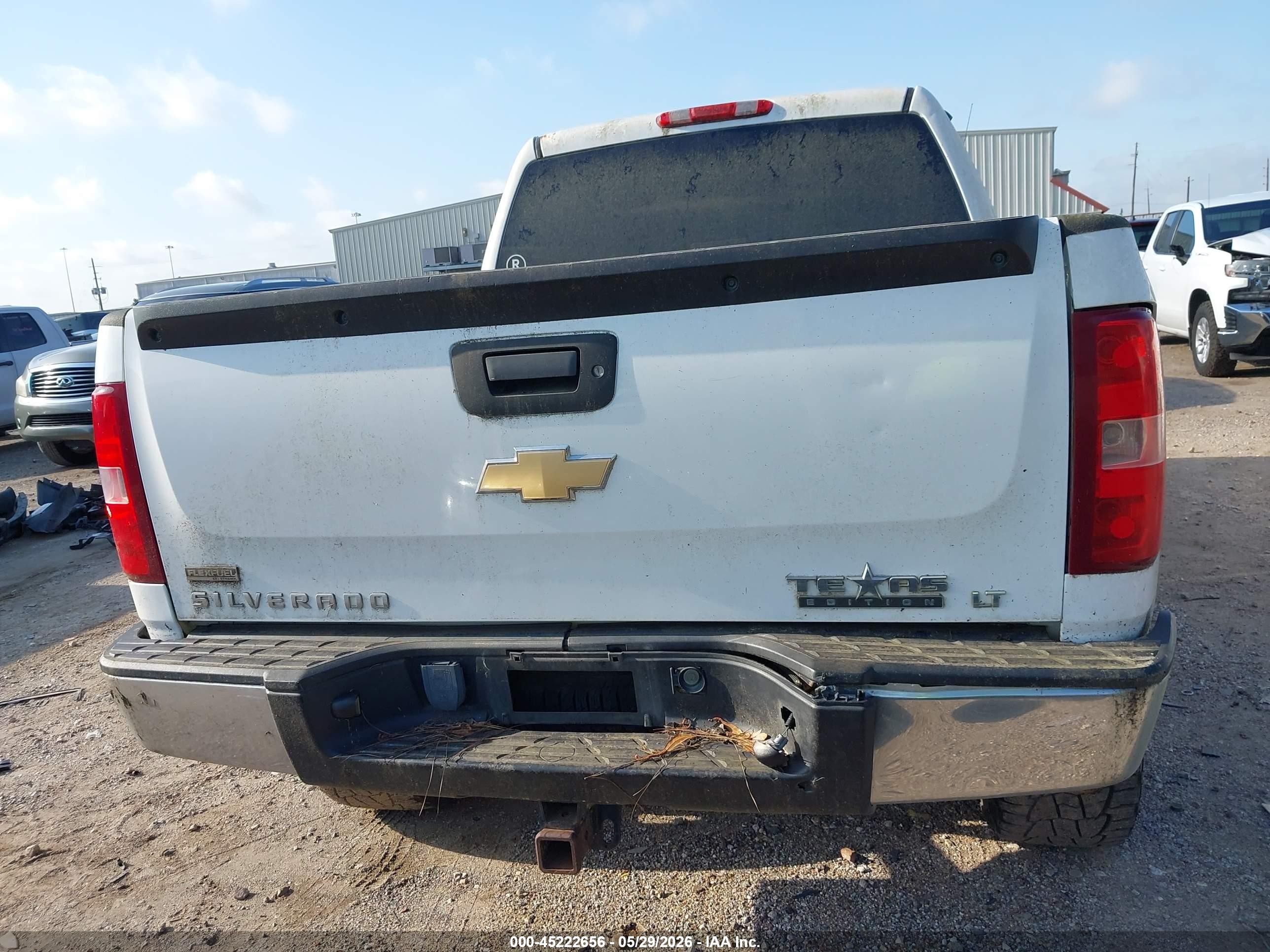 2011 Chevrolet Silverado 1500 Lt White vin: 3GCPCSE09BG337131