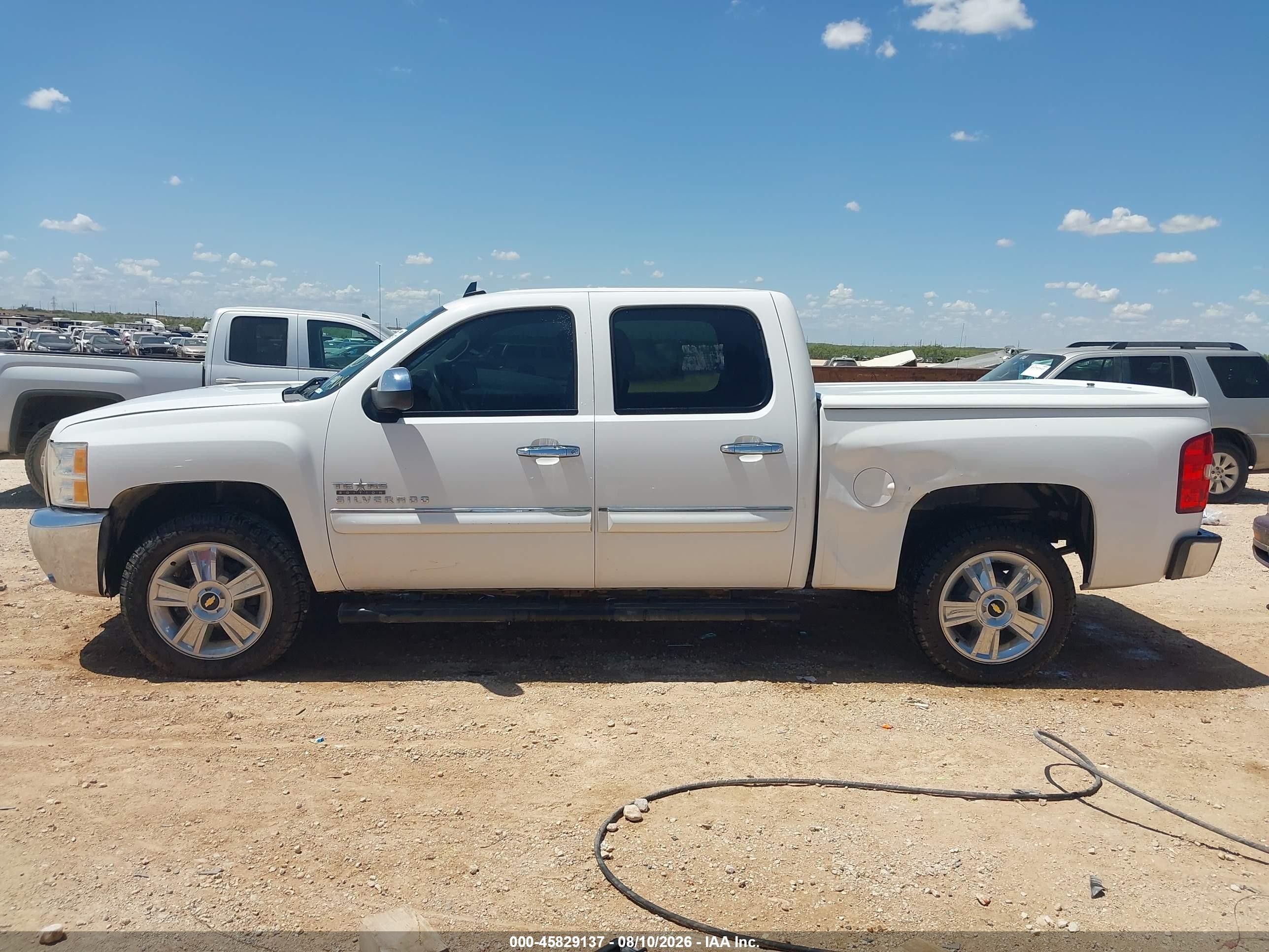 2013 Chevrolet Silverado 1500 Lt White vin: 3GCPCSE09DG246959