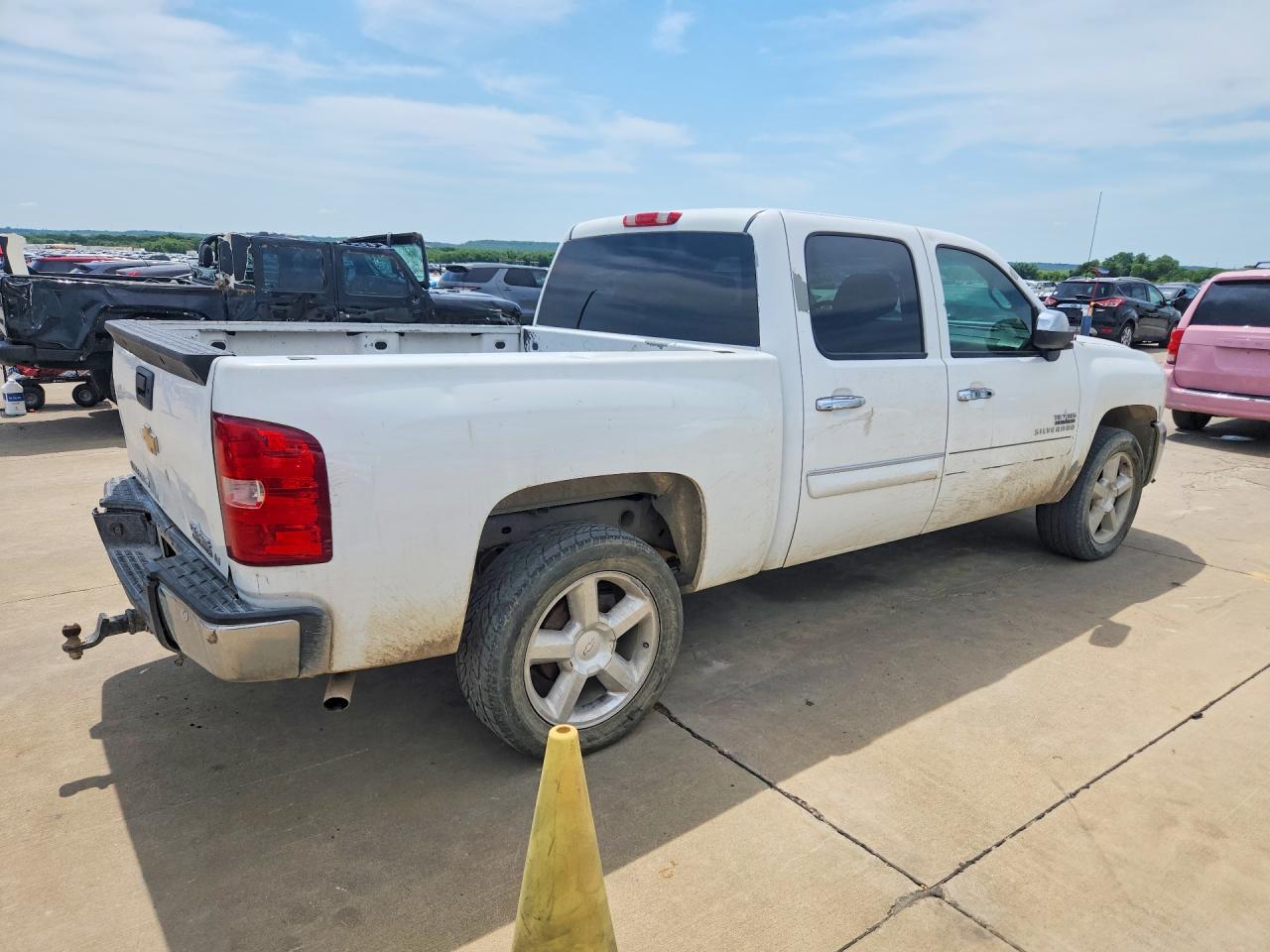 2012 Chevrolet Silverado C1500 Lt White vin: 3GCPCSE0XCG279581
