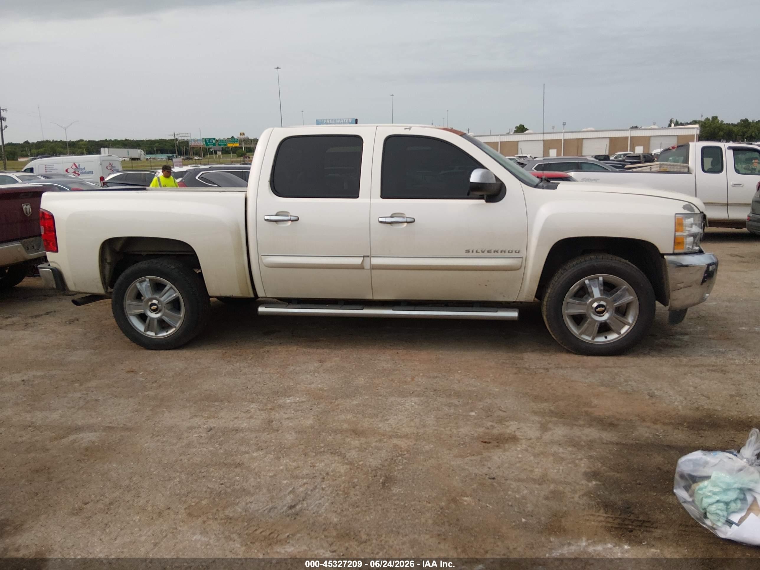 2013 Chevrolet Silverado 1500 Lt White vin: 3GCPCSE0XDG323905