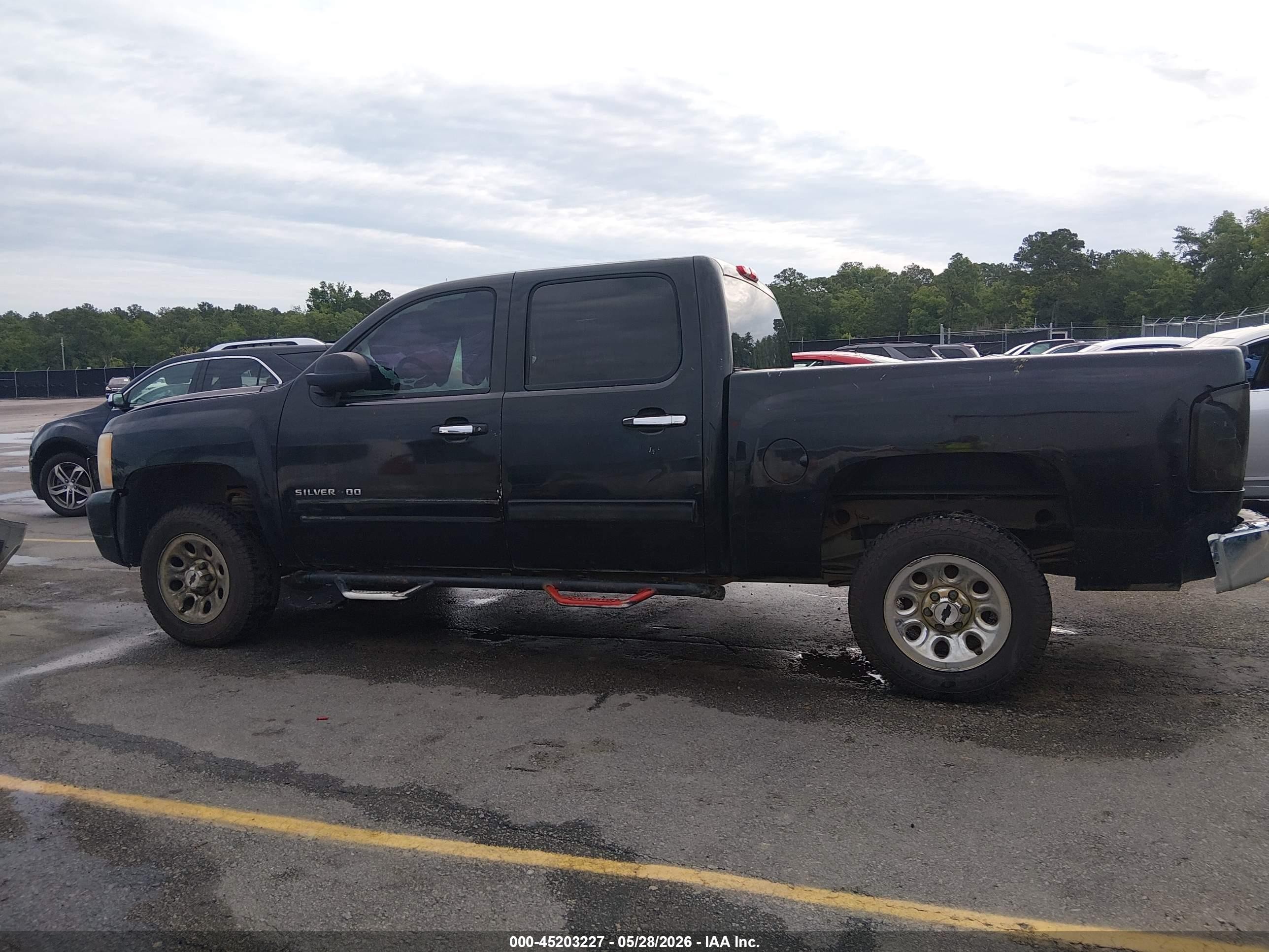 2011 Chevrolet Silverado 1500 Lt Черный vin: 3GCPCSEA0BG156864