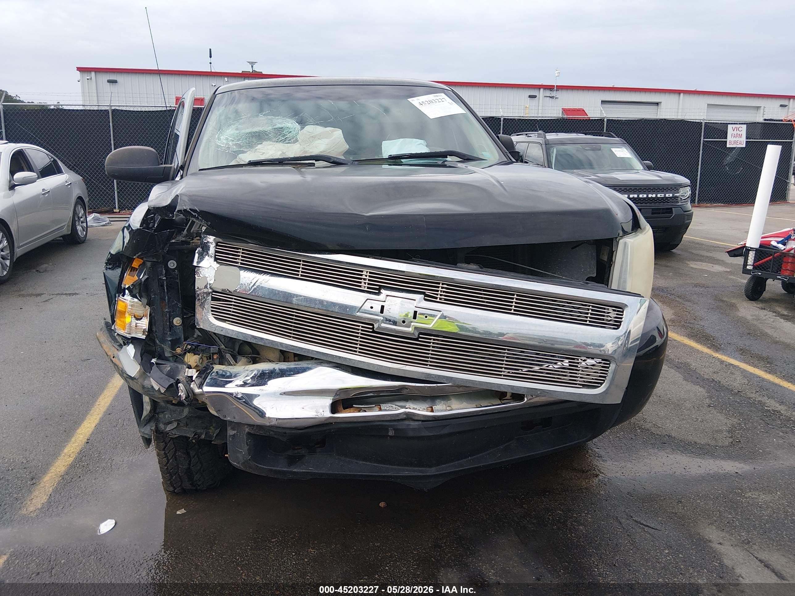 2011 Chevrolet Silverado 1500 Lt Черный vin: 3GCPCSEA0BG156864