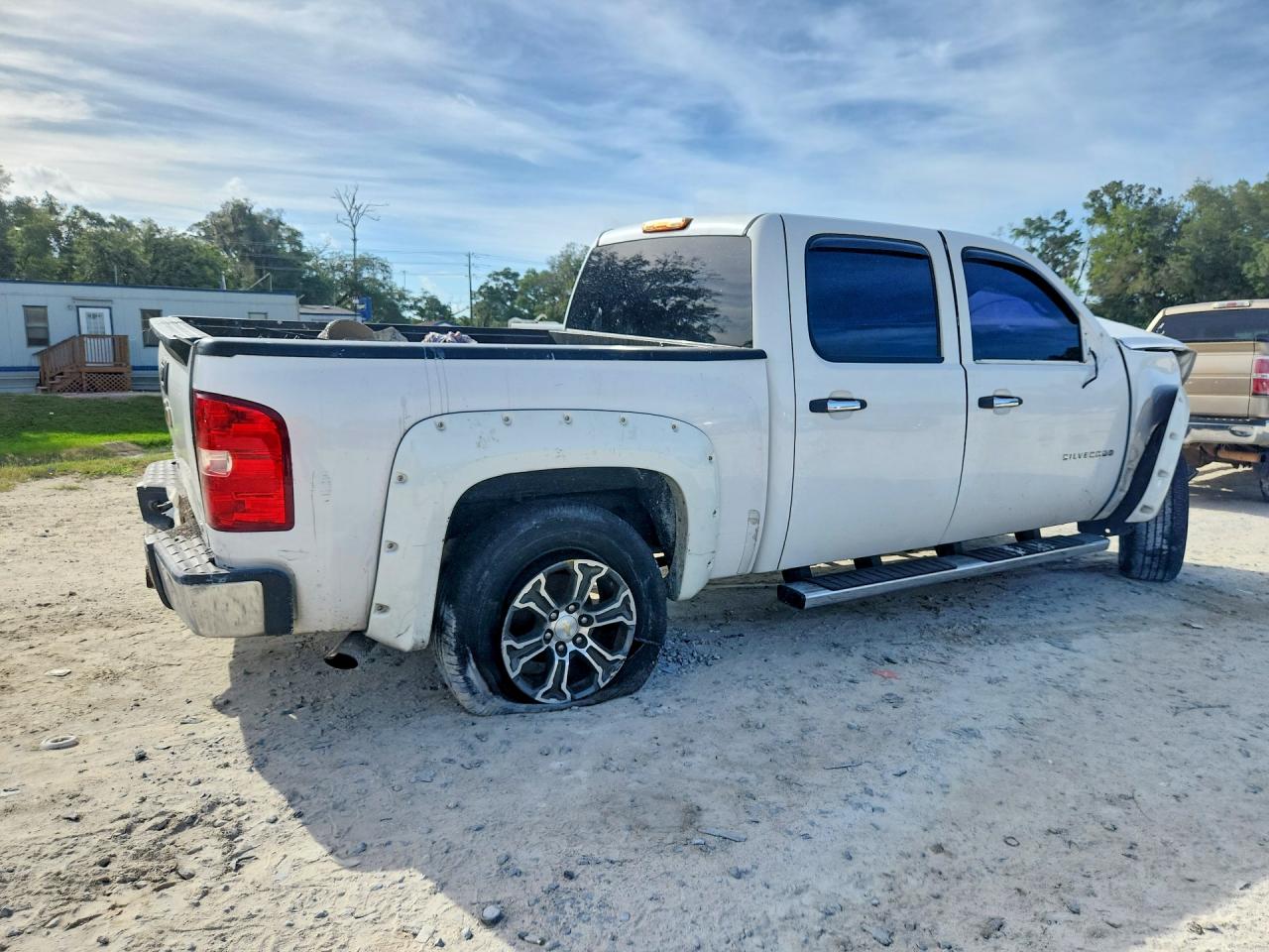 2011 Chevrolet Silverado C1500 Lt White vin: 3GCPCSEA1BG116812