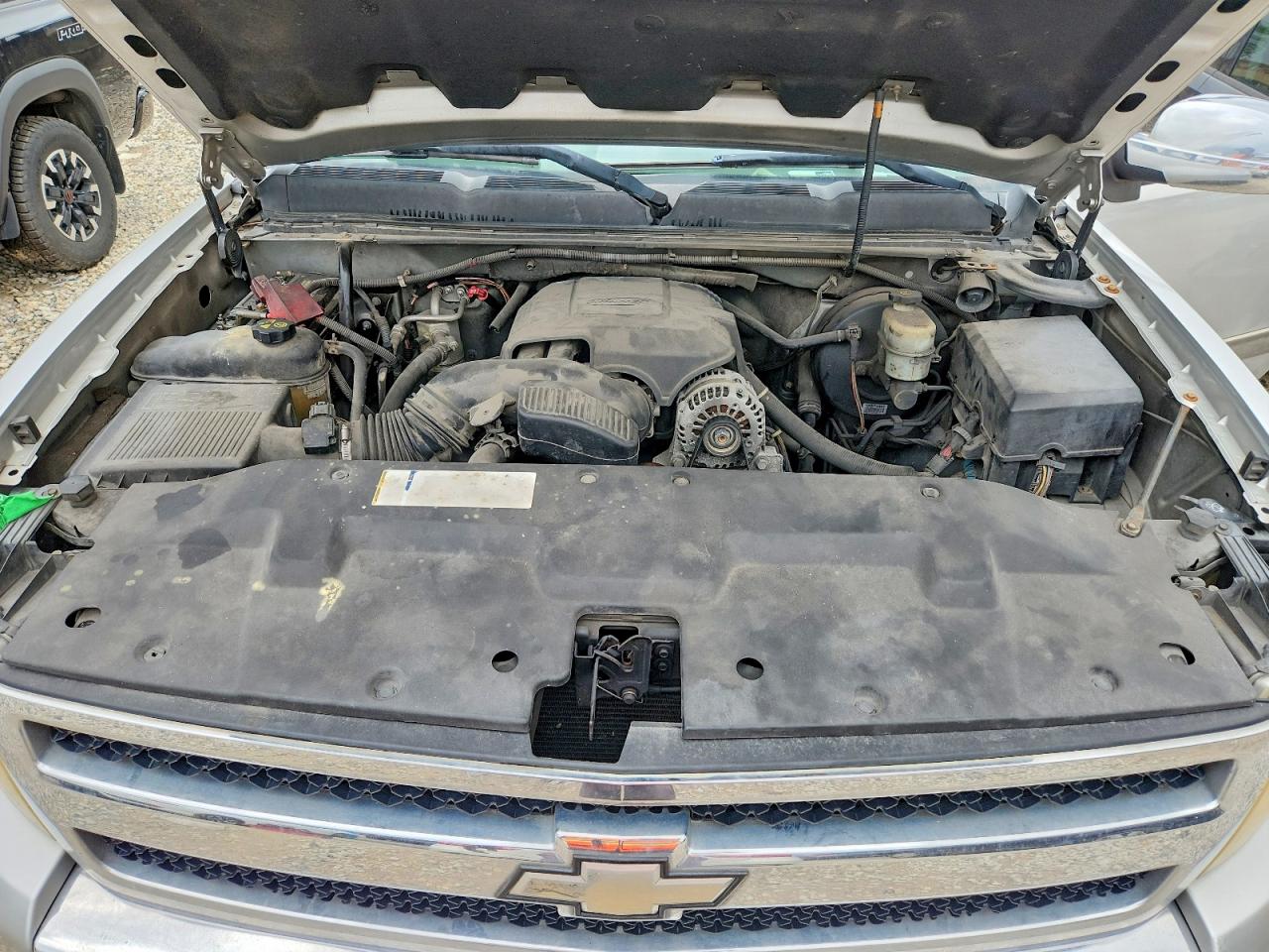 2011 Chevrolet Silverado C1500 Lt Silver vin: 3GCPCSEA4BG152655