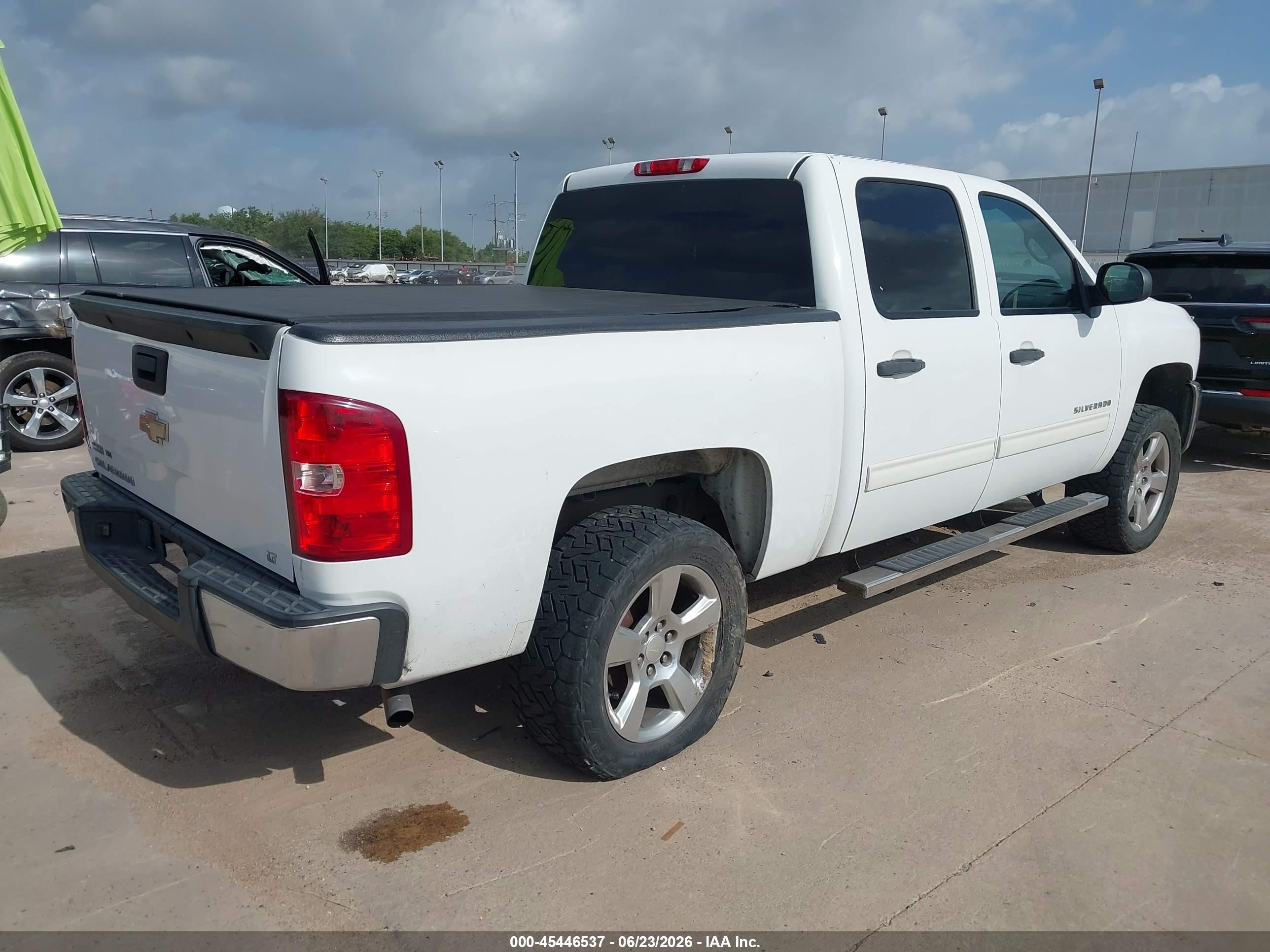 2013 Chevrolet Silverado 1500 Lt White vin: 3GCPCSEAXDG292390