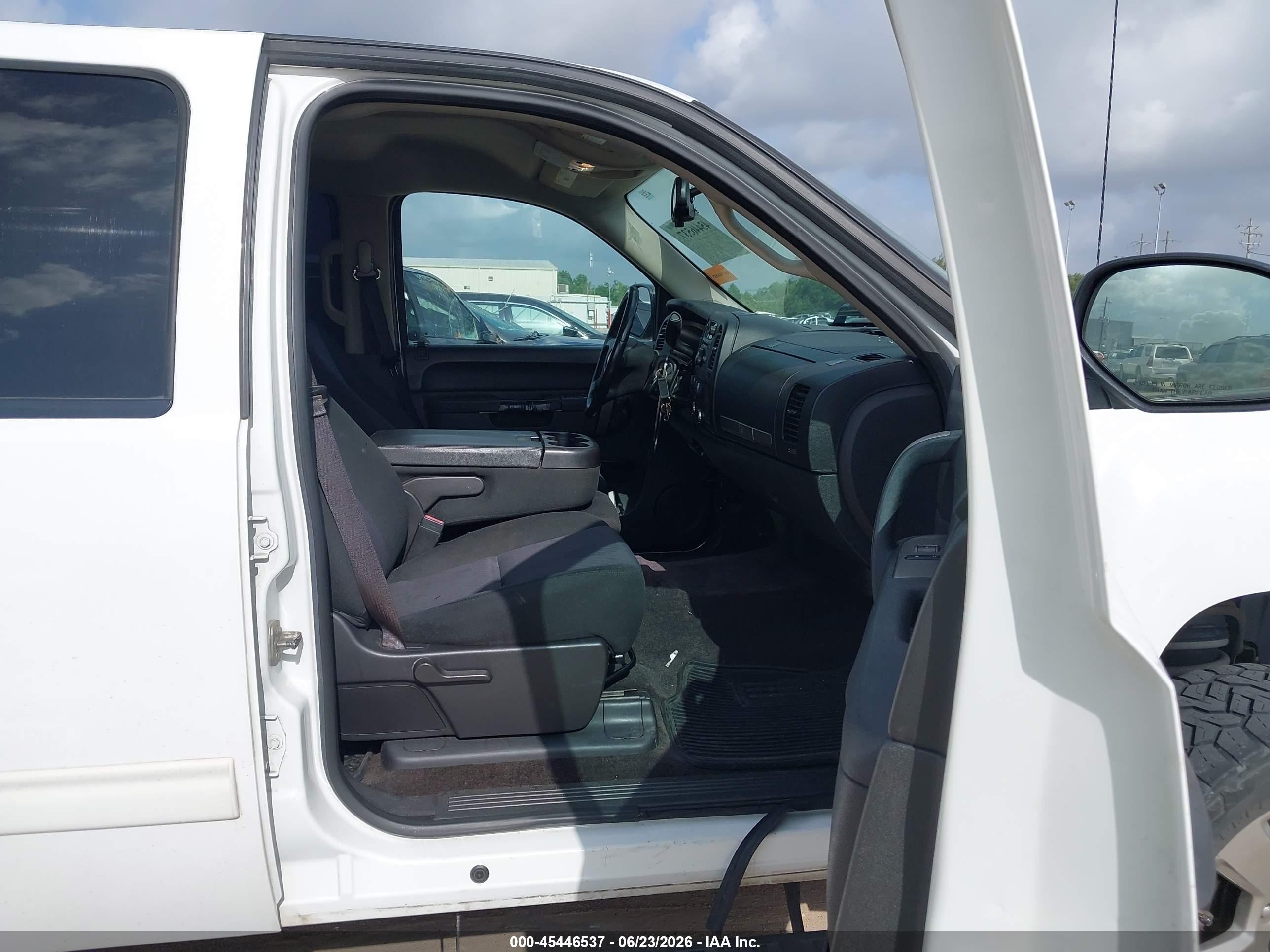 2013 Chevrolet Silverado 1500 Lt White vin: 3GCPCSEAXDG292390