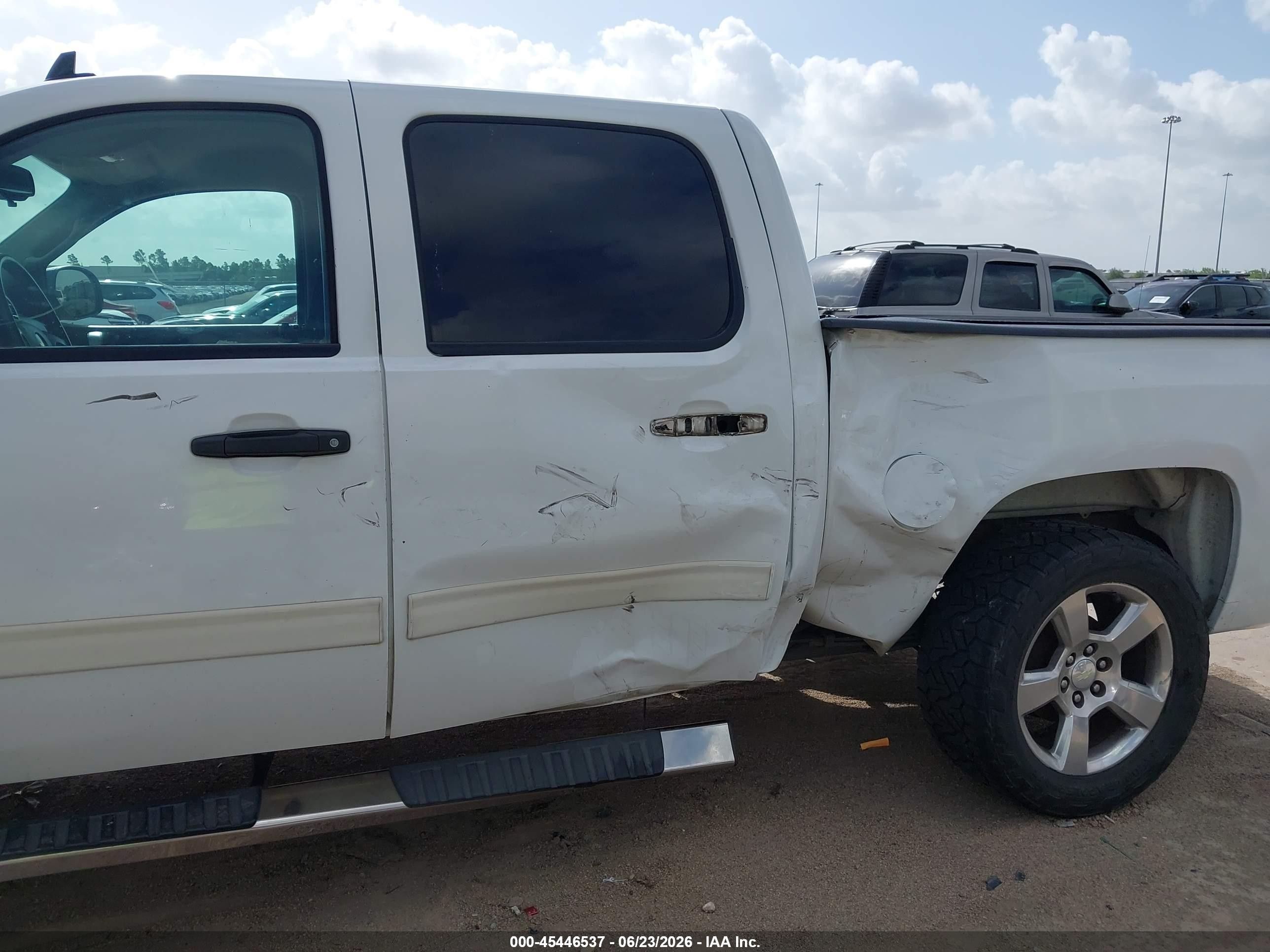 2013 Chevrolet Silverado 1500 Lt White vin: 3GCPCSEAXDG292390