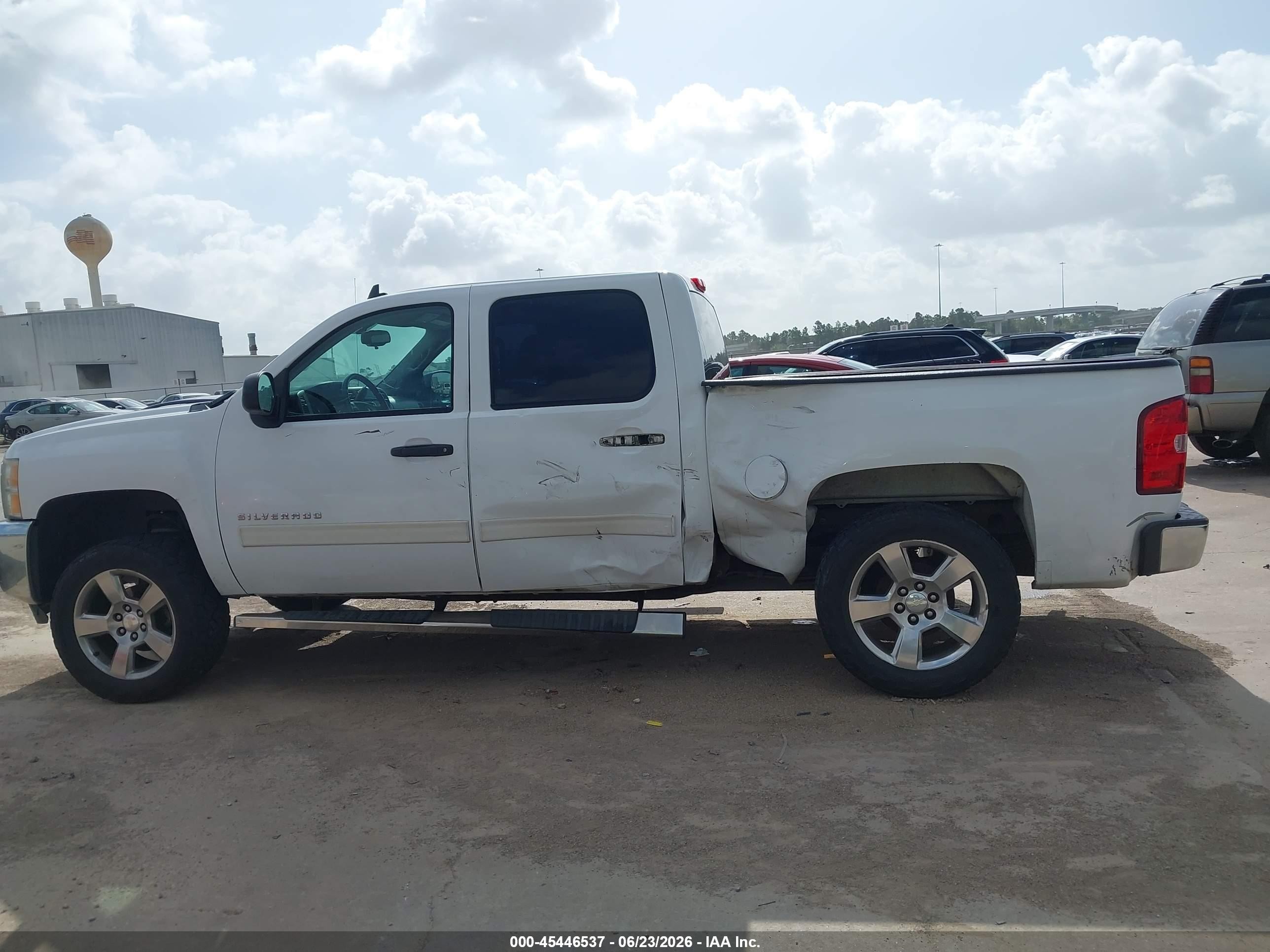 2013 Chevrolet Silverado 1500 Lt White vin: 3GCPCSEAXDG292390
