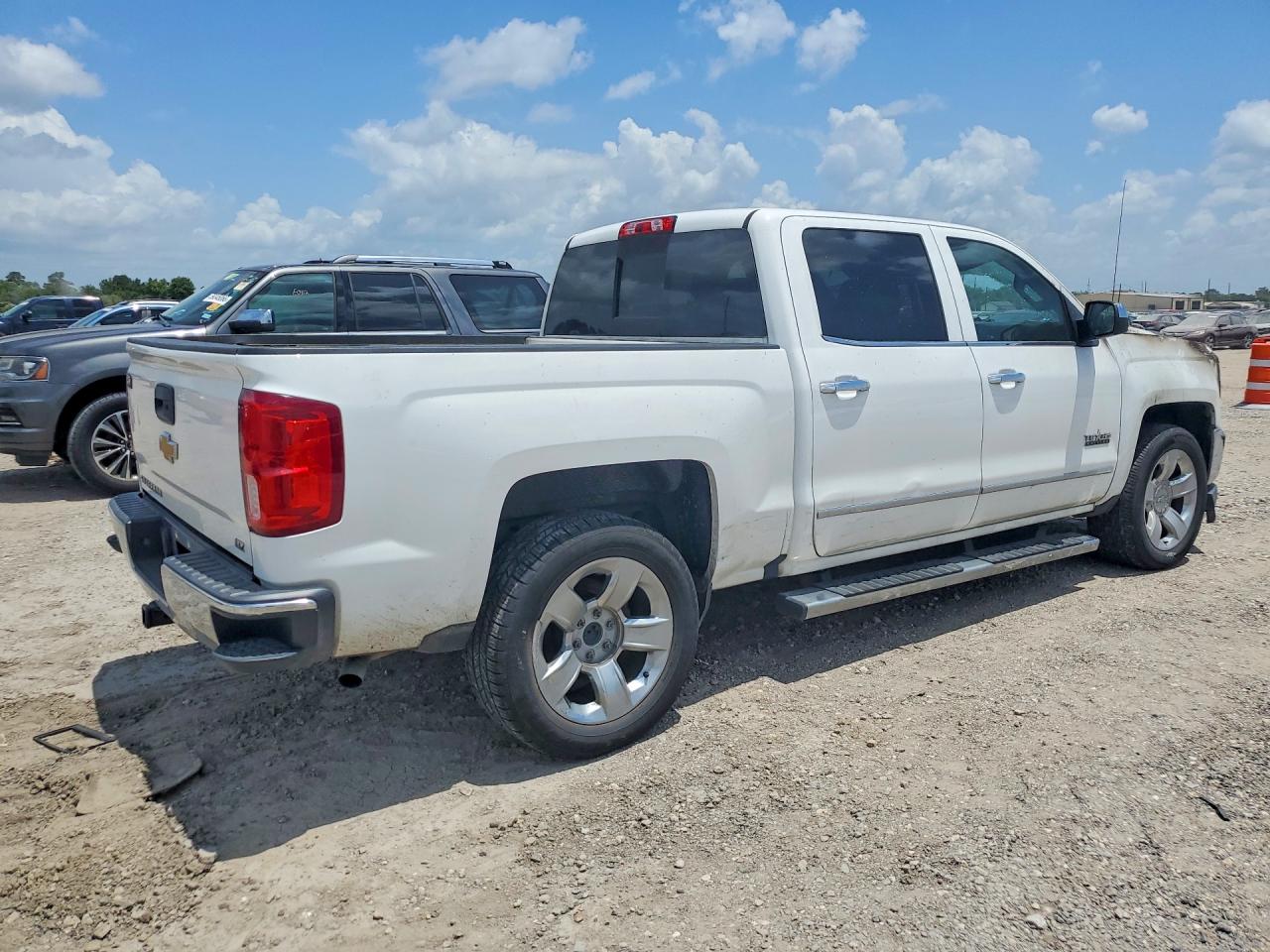 2018 Chevrolet Silverado C1500 Ltz White vin: 3GCPCSEC0JG182705