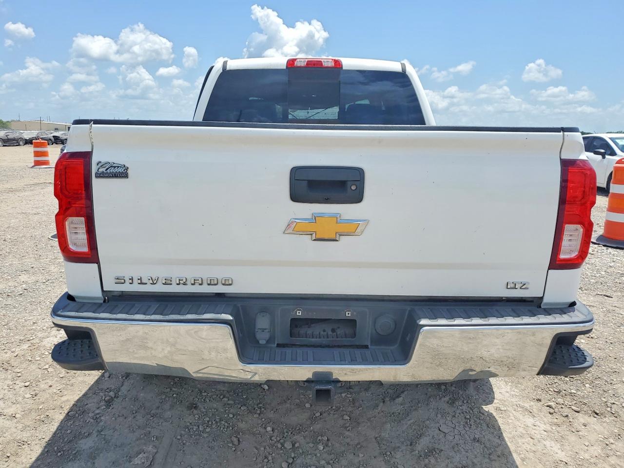 2018 Chevrolet Silverado C1500 Ltz White vin: 3GCPCSEC0JG182705