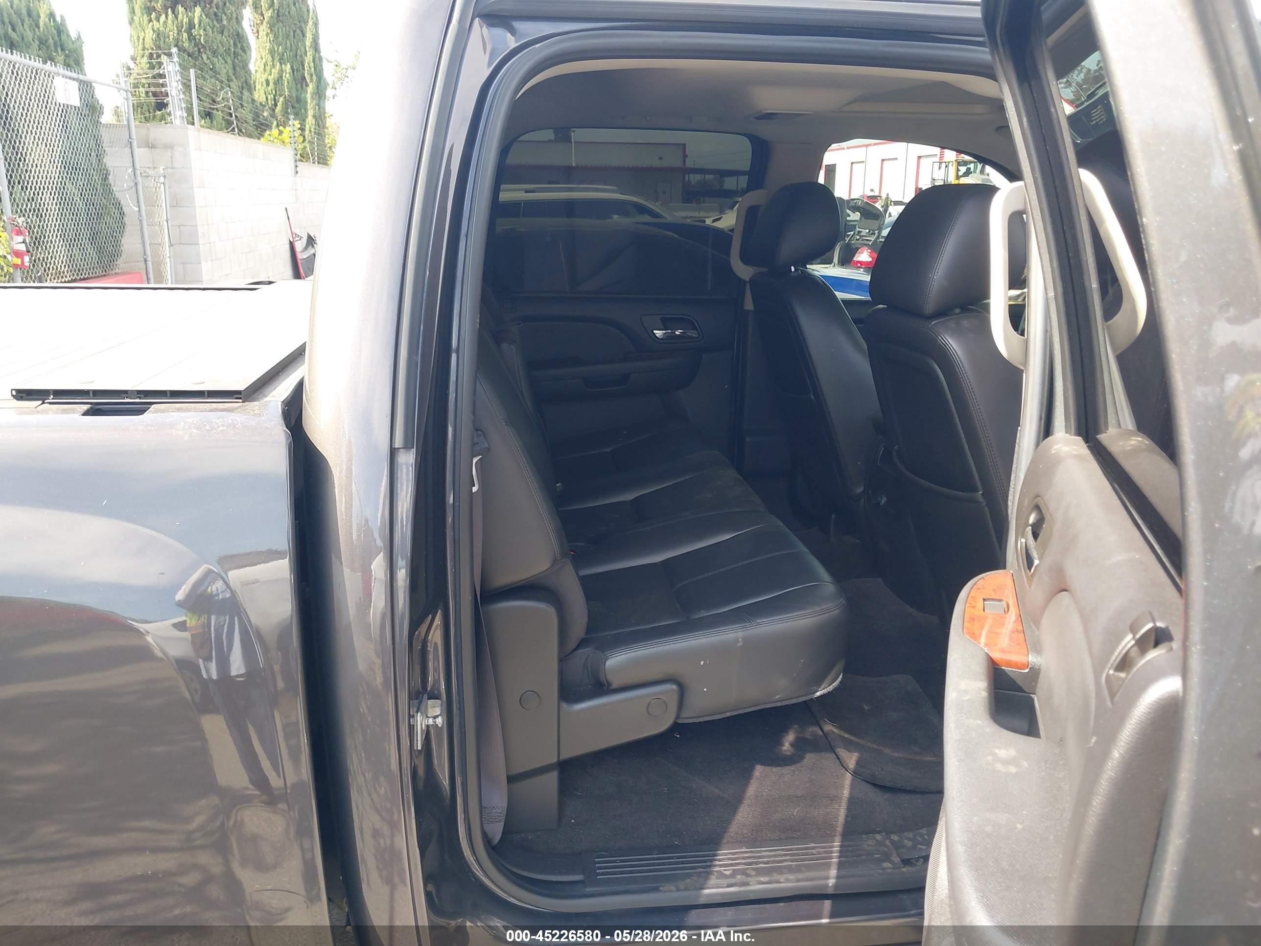 2011 Chevrolet Silverado 1500 Ltz Gray vin: 3GCPCTE02BG267607