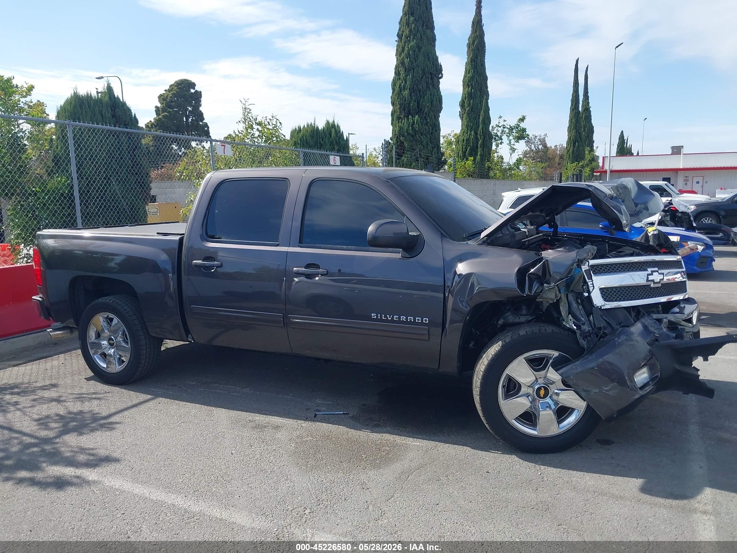 2011 Chevrolet Silverado 1500 Ltz Gray vin: 3GCPCTE02BG267607