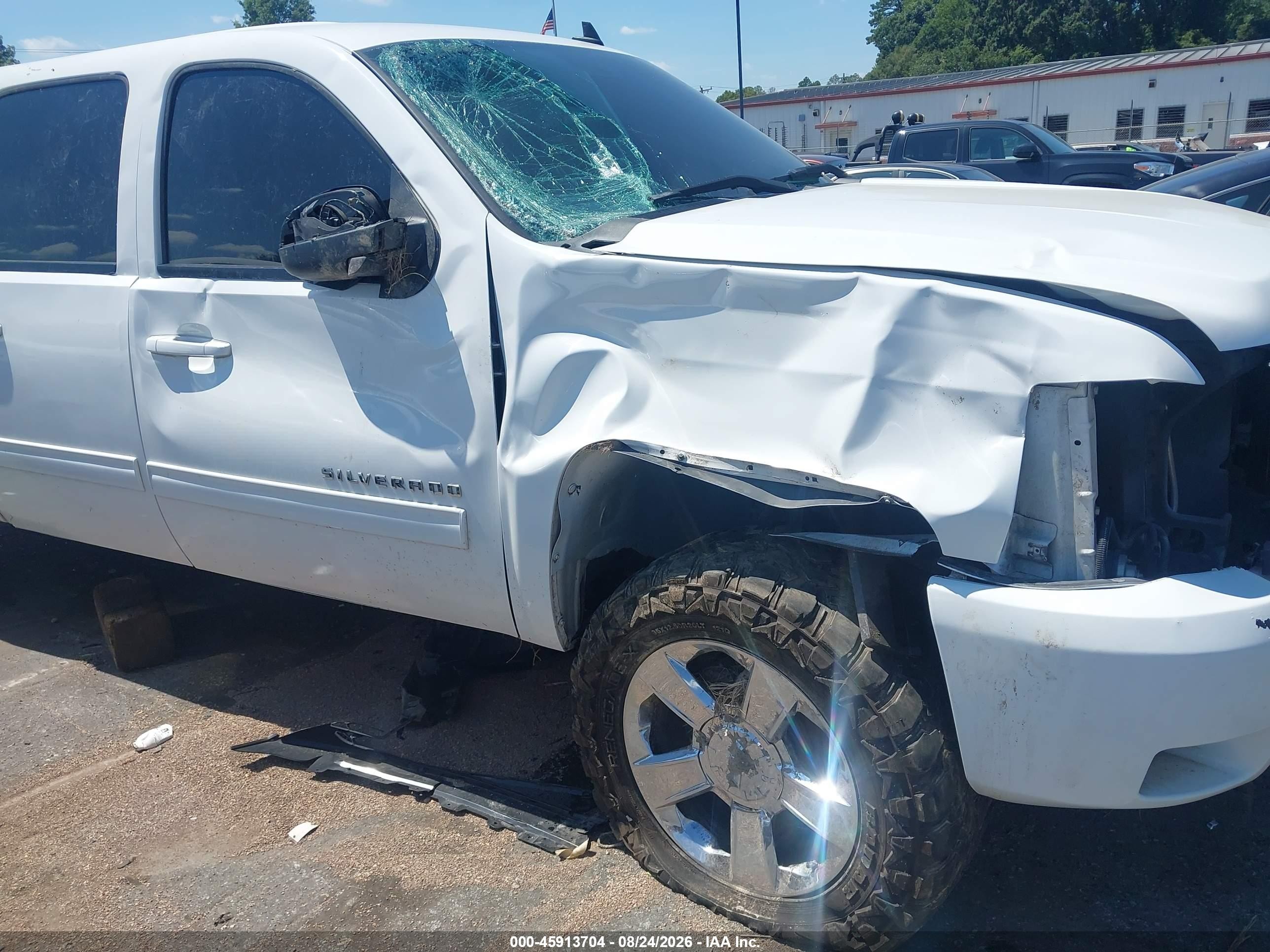 2013 Chevrolet Silverado 1500 Ltz White vin: 3GCPCTE03DG108629