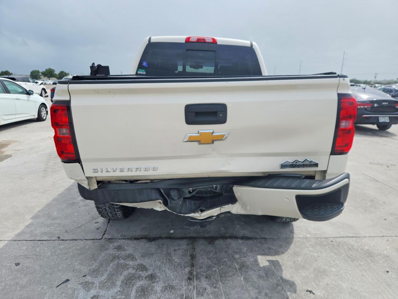 2015 Chevrolet Silverado C1500 High Country White vin: 3GCPCTEC7FG123793