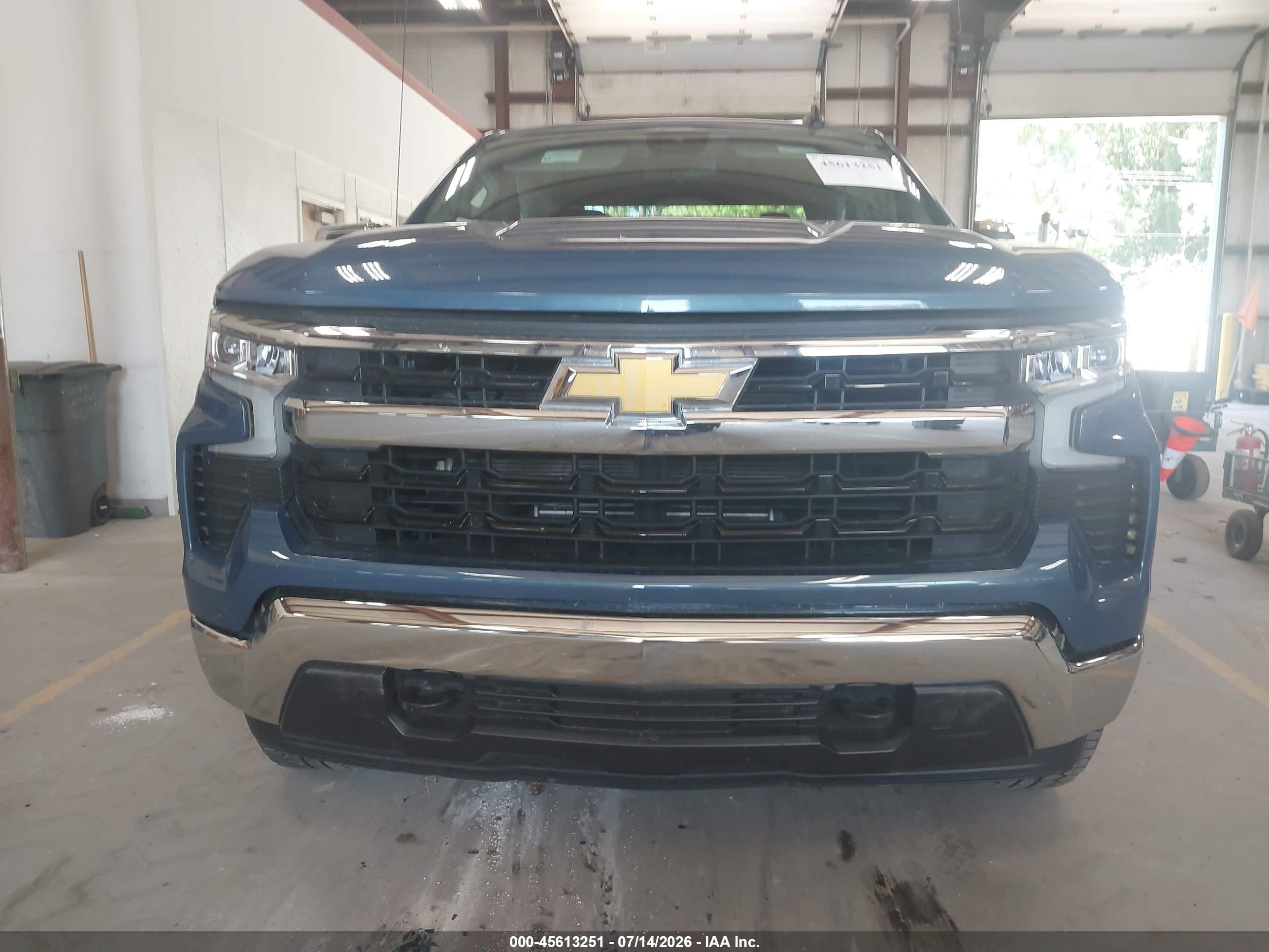2024 Chevrolet Silverado 1500 4wd  Short Bed Lt With 2fl Blue vin: 3GCPDKEK3RG298237