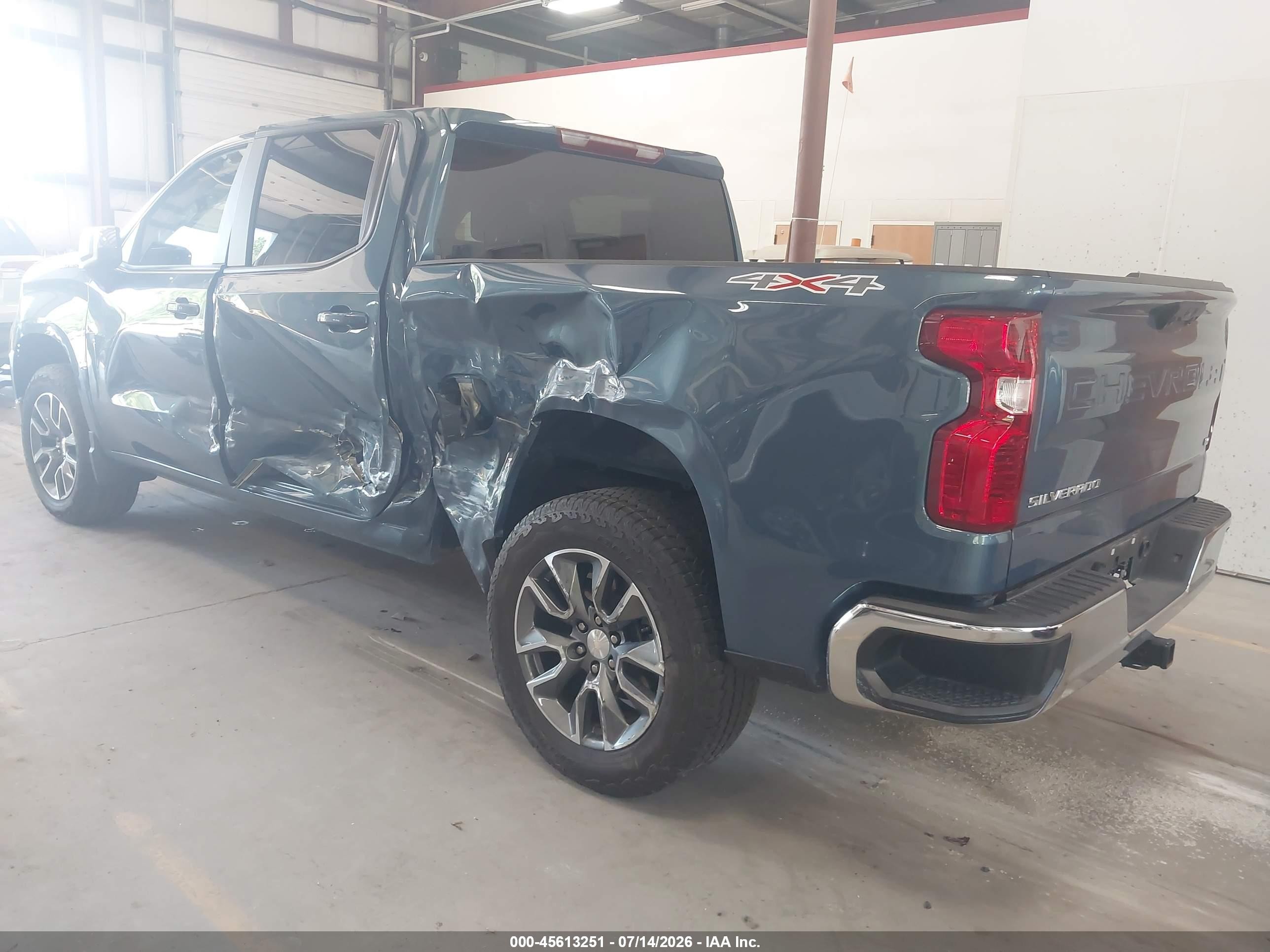 2024 Chevrolet Silverado 1500 4wd  Short Bed Lt With 2fl Blue vin: 3GCPDKEK3RG298237