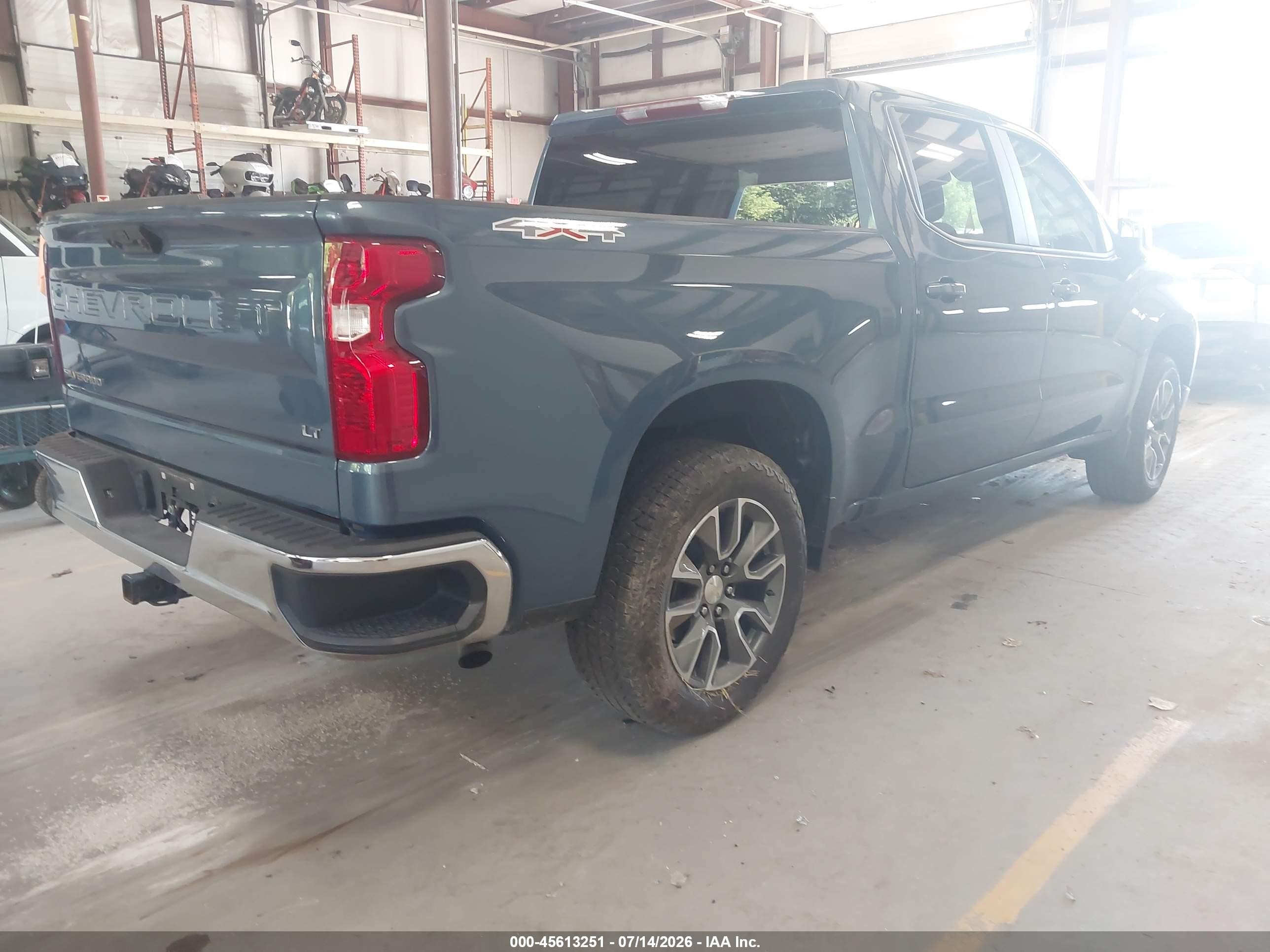 2024 Chevrolet Silverado 1500 4wd  Short Bed Lt With 2fl Blue vin: 3GCPDKEK3RG298237