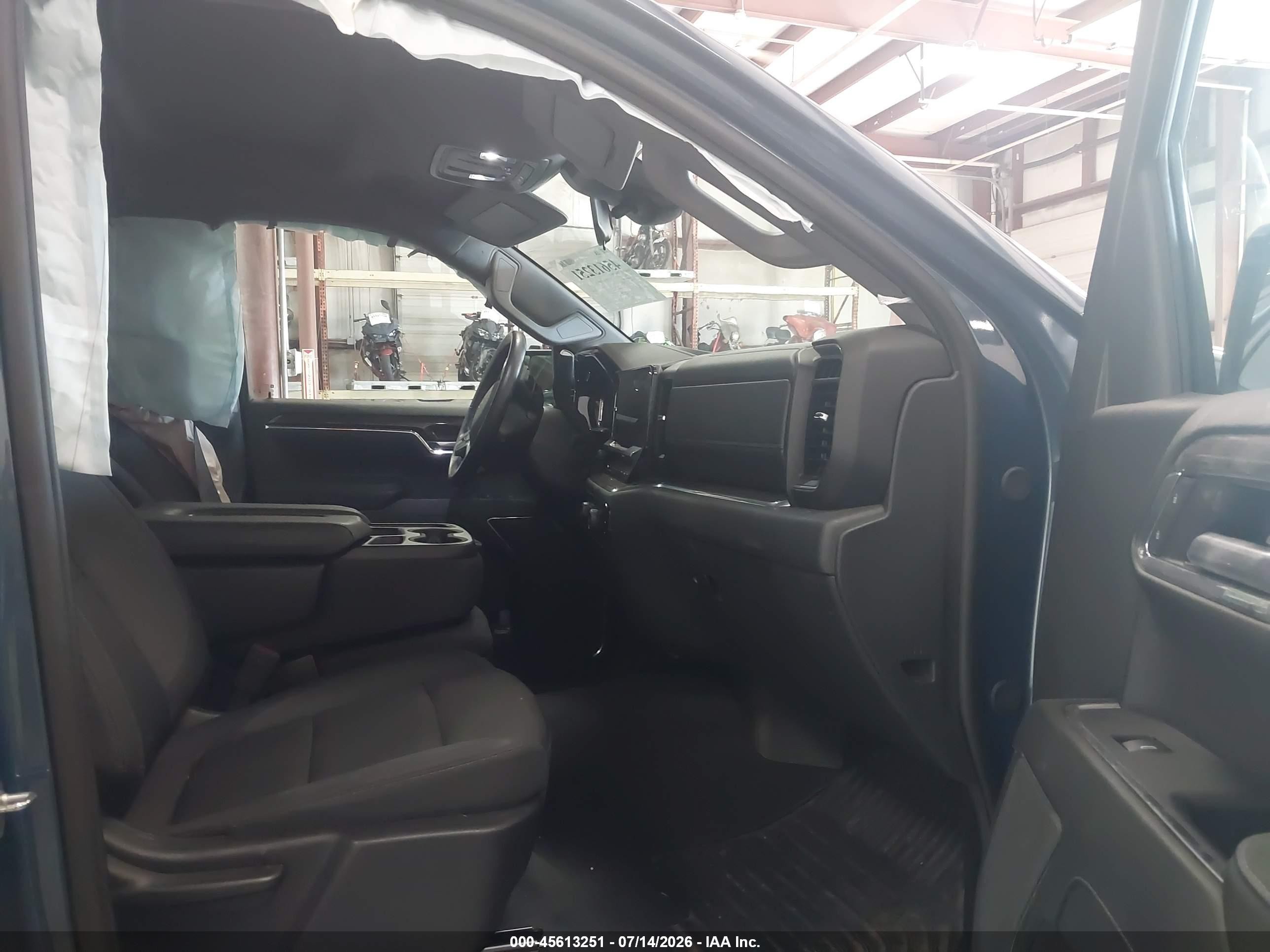 2024 Chevrolet Silverado 1500 4wd  Short Bed Lt With 2fl Blue vin: 3GCPDKEK3RG298237
