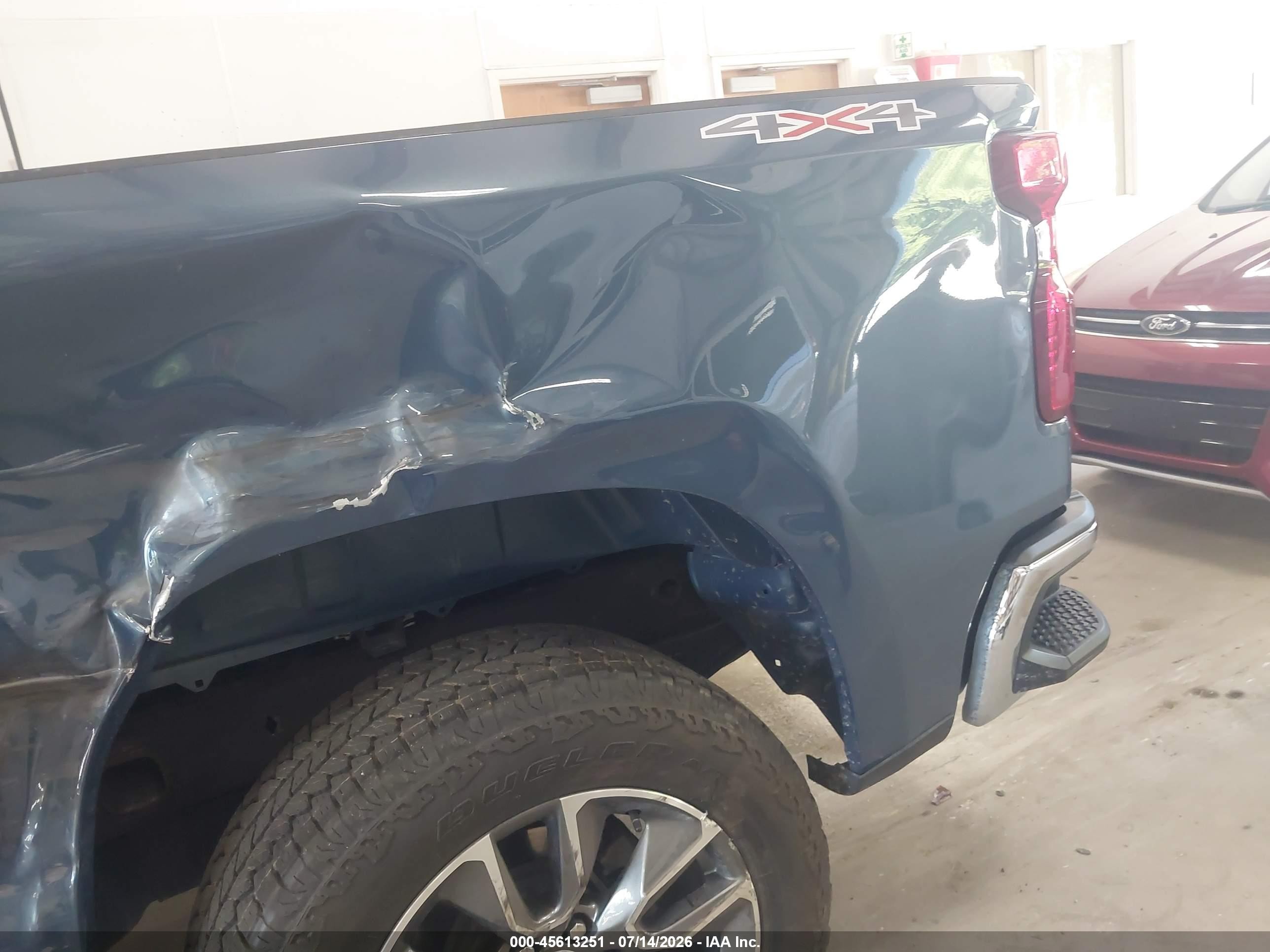 2024 Chevrolet Silverado 1500 4wd  Short Bed Lt With 2fl Blue vin: 3GCPDKEK3RG298237