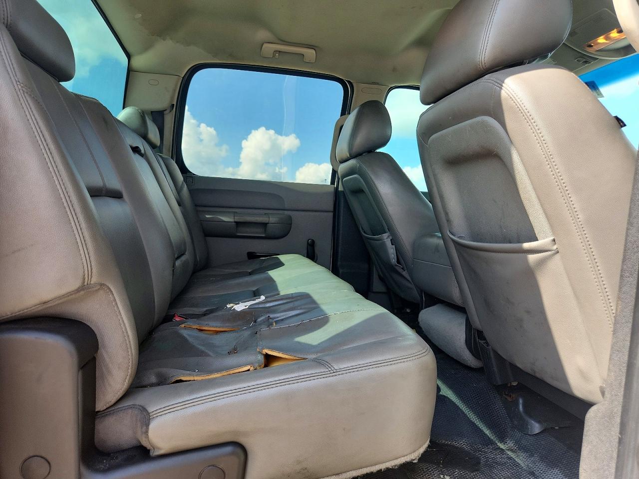 2011 Chevrolet Silverado K1500 White vin: 3GCPKPE34BG368054