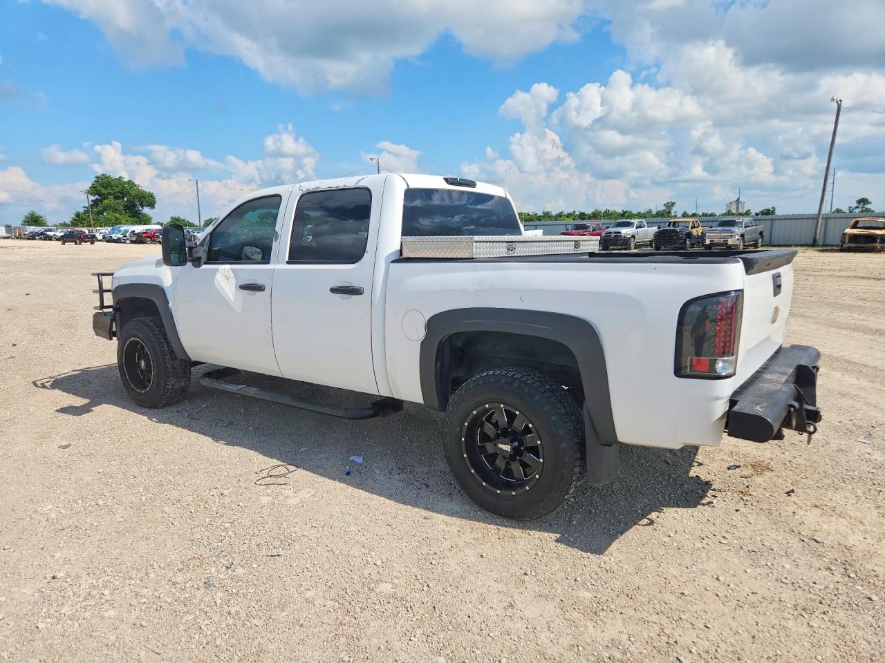 2011 Chevrolet Silverado K1500 White vin: 3GCPKPE34BG368054