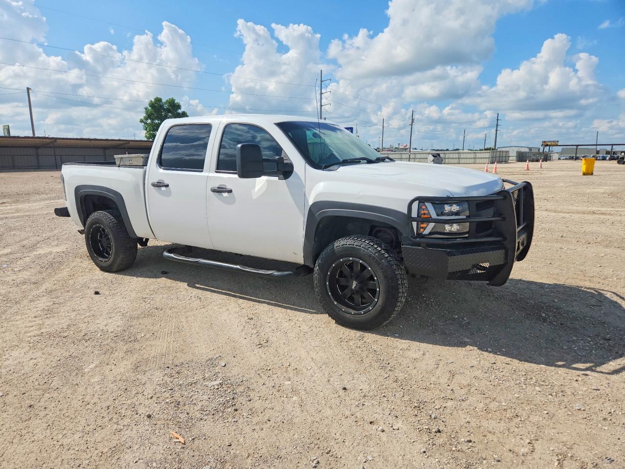 2011 Chevrolet Silverado K1500 White vin: 3GCPKPE34BG368054