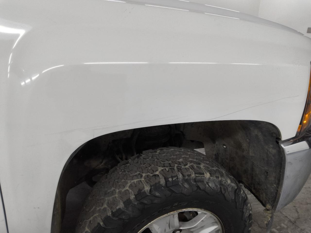 2012 Chevrolet Silverado K1500 Ls White vin: 3GCPKREA0CG150706 Damage: Right Front Fender, Heavy Scratch, > 12 Inches