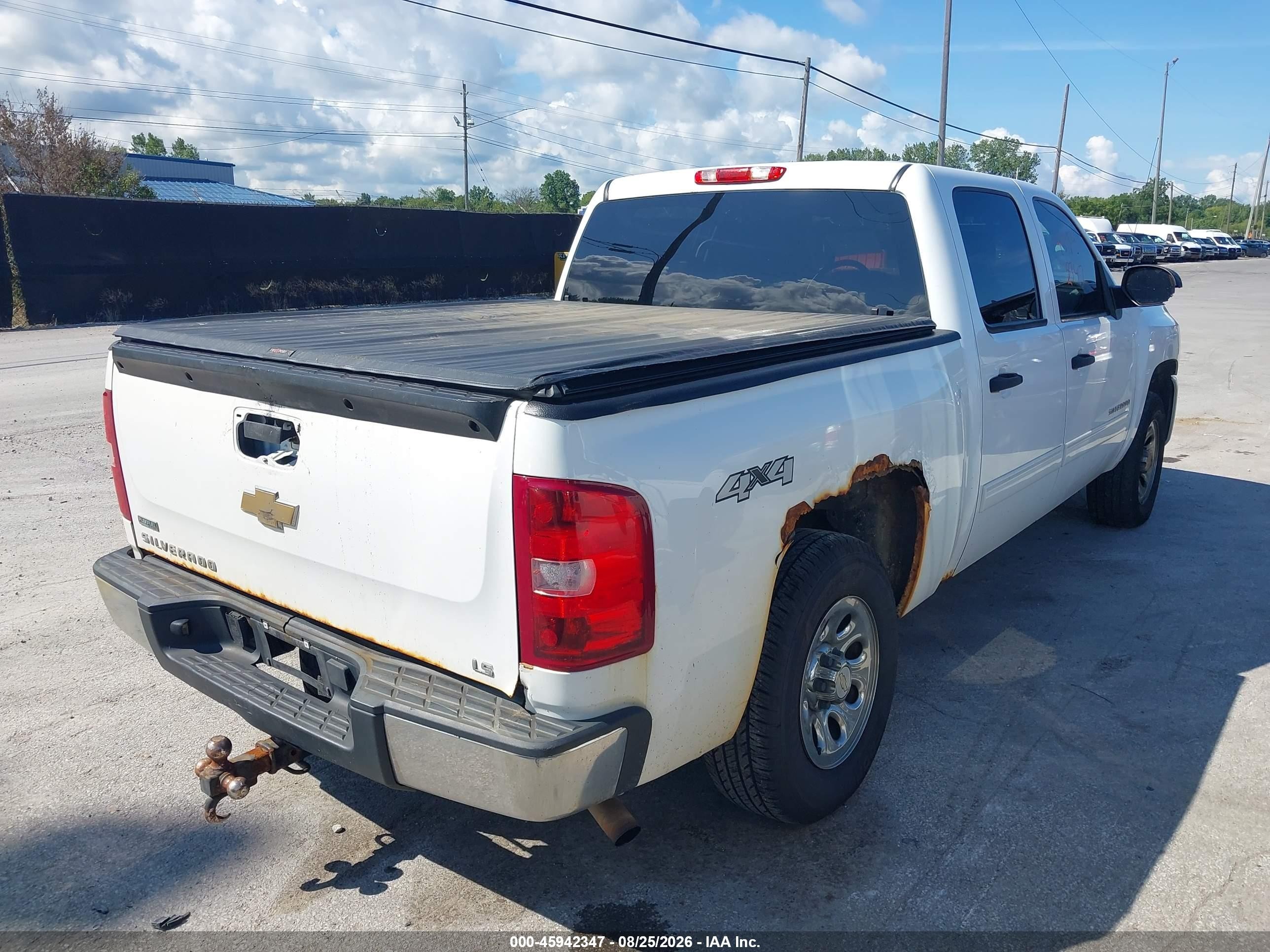 2011 Chevrolet Silverado 1500 Ls White vin: 3GCPKREA2BG342756