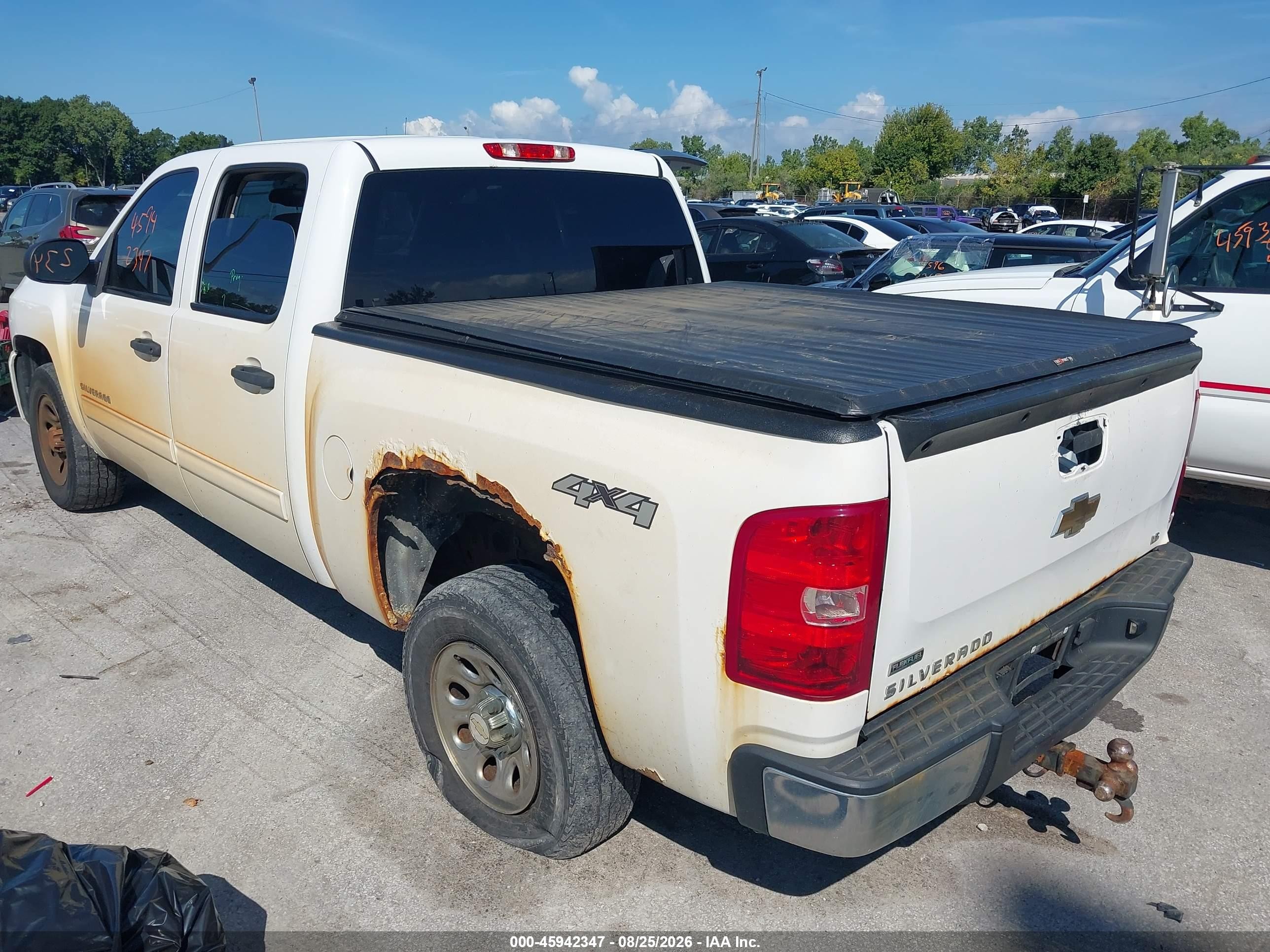 2011 Chevrolet Silverado 1500 Ls White vin: 3GCPKREA2BG342756