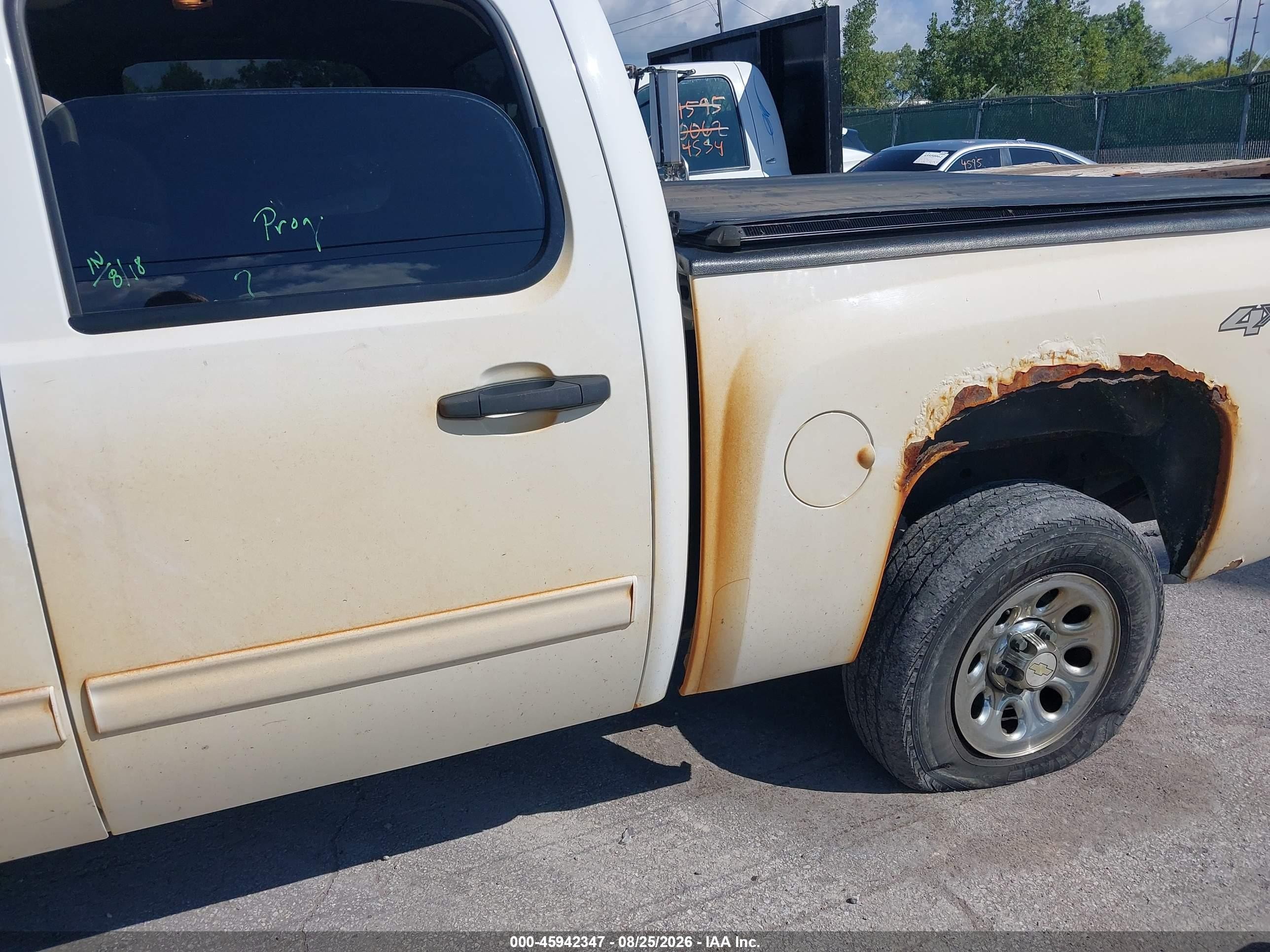 2011 Chevrolet Silverado 1500 Ls White vin: 3GCPKREA2BG342756