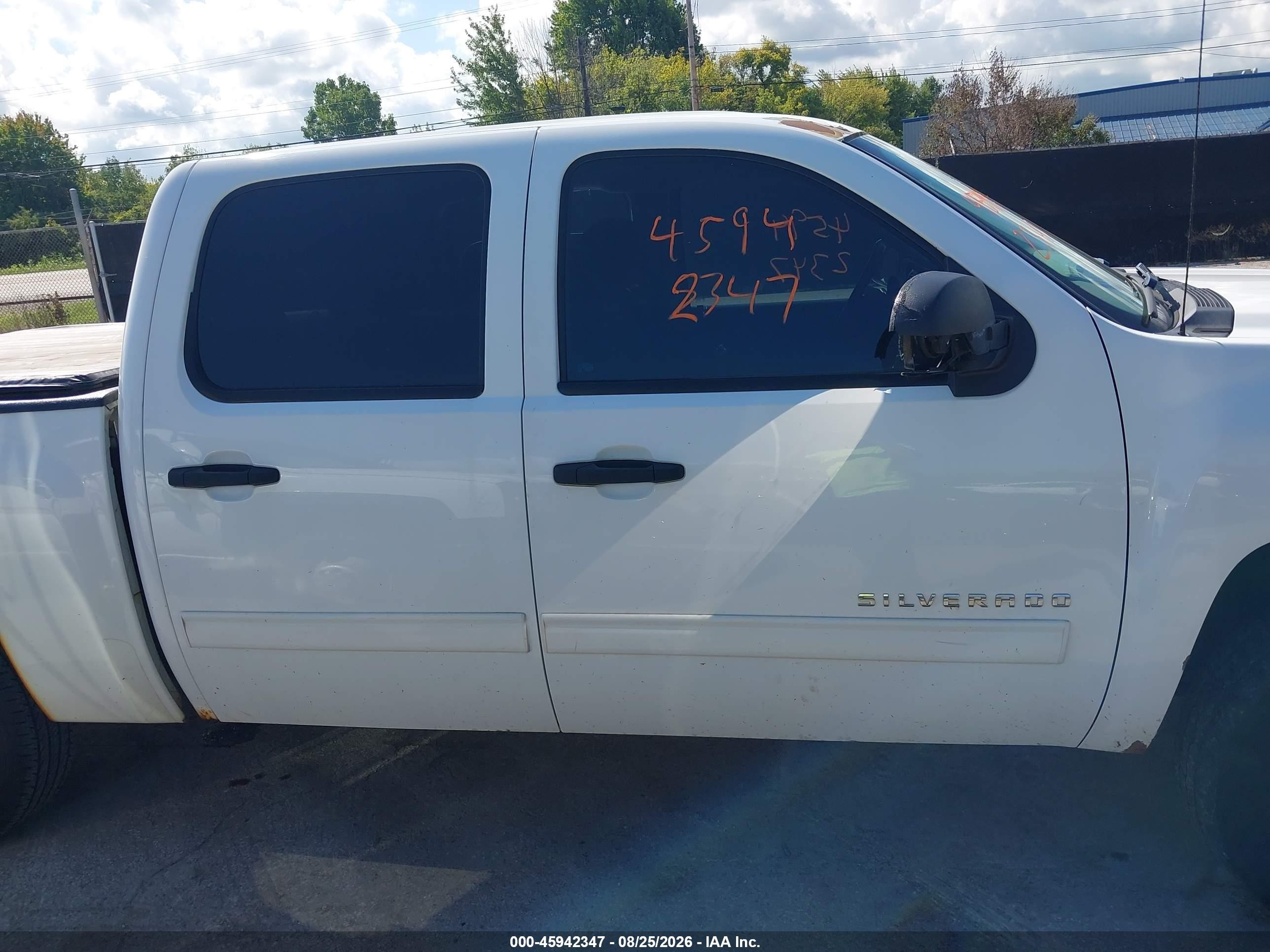 2011 Chevrolet Silverado 1500 Ls White vin: 3GCPKREA2BG342756