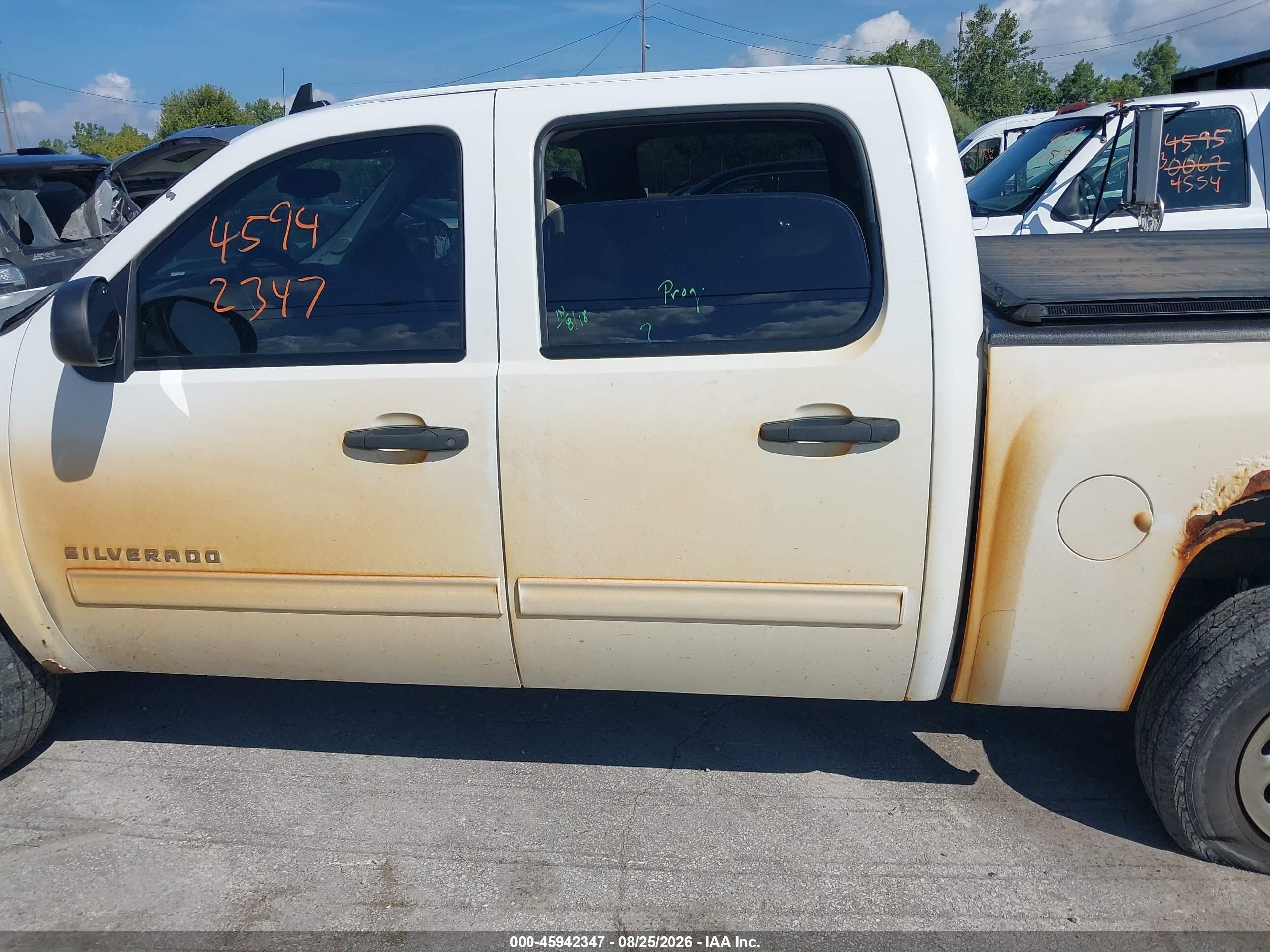 2011 Chevrolet Silverado 1500 Ls White vin: 3GCPKREA2BG342756