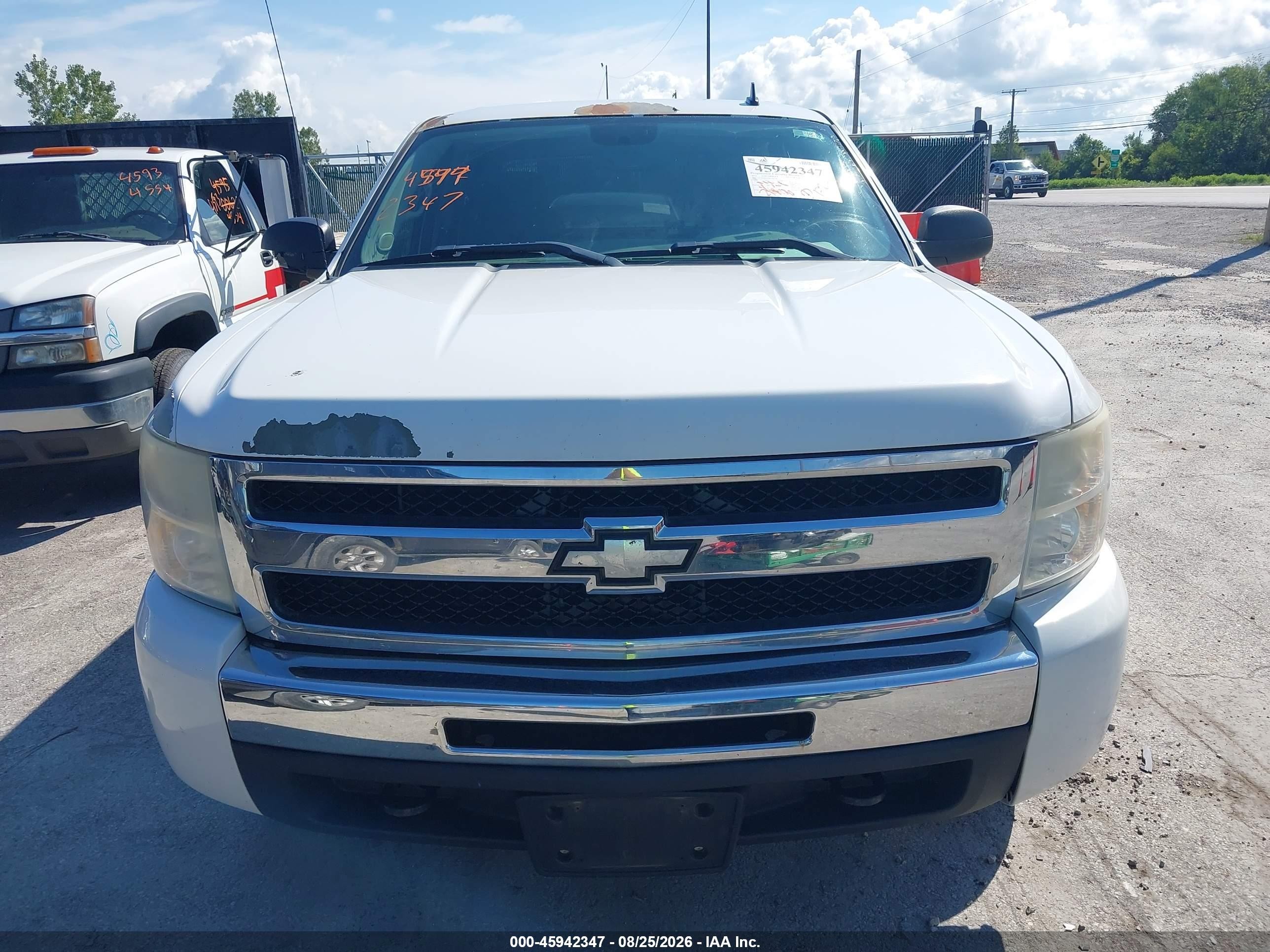 2011 Chevrolet Silverado 1500 Ls White vin: 3GCPKREA2BG342756