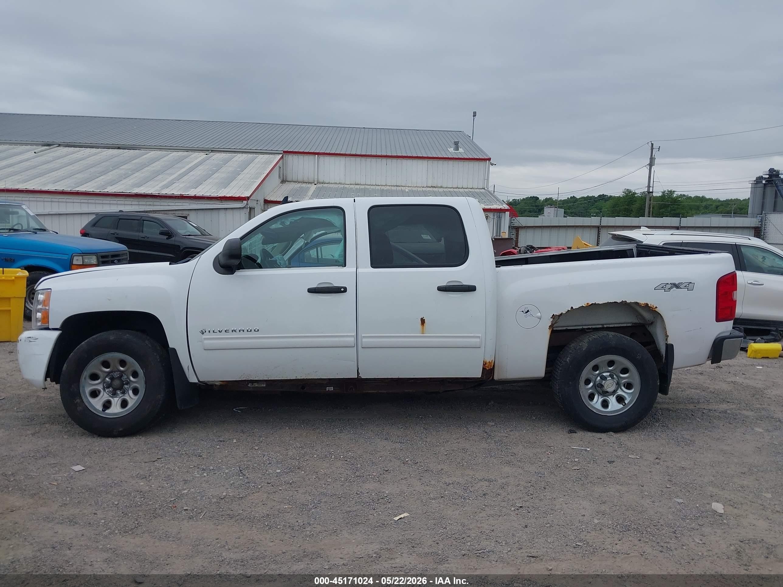 2011 Chevrolet Silverado 1500 Ls White vin: 3GCPKREA4BG208086