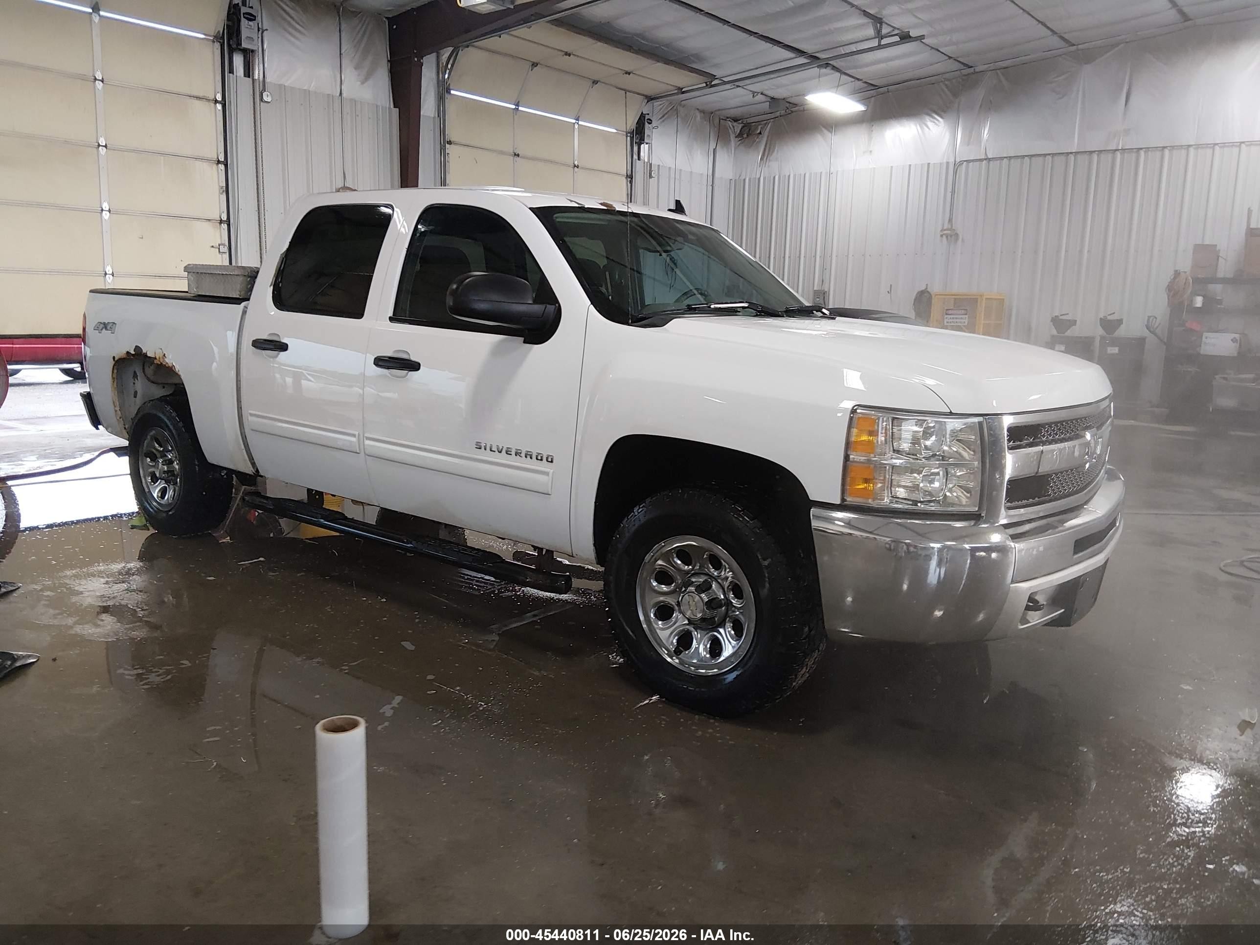 2013 Chevrolet Silverado 1500 Ls White vin: 3GCPKREAXDG175016