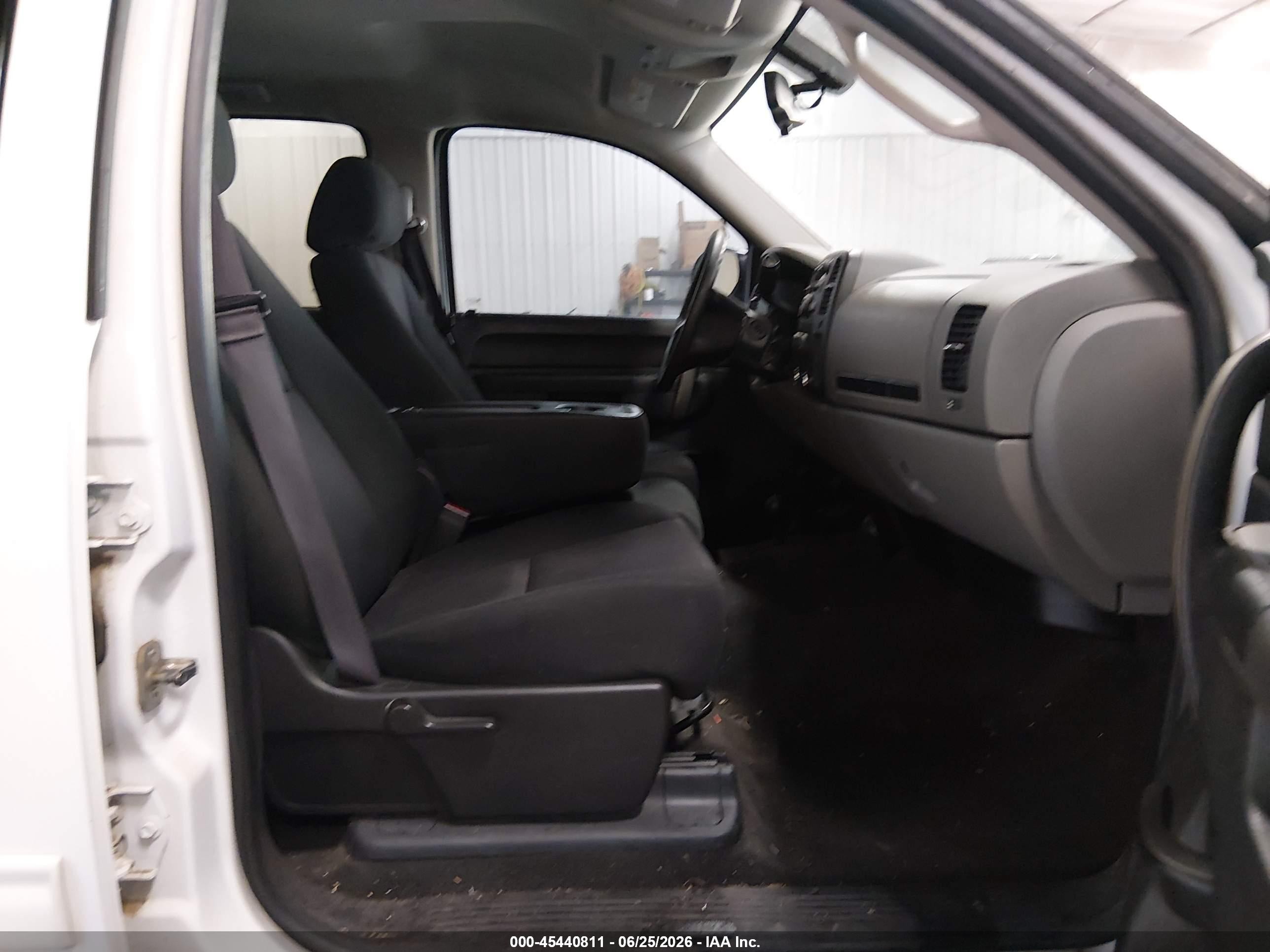 2013 Chevrolet Silverado 1500 Ls White vin: 3GCPKREAXDG175016