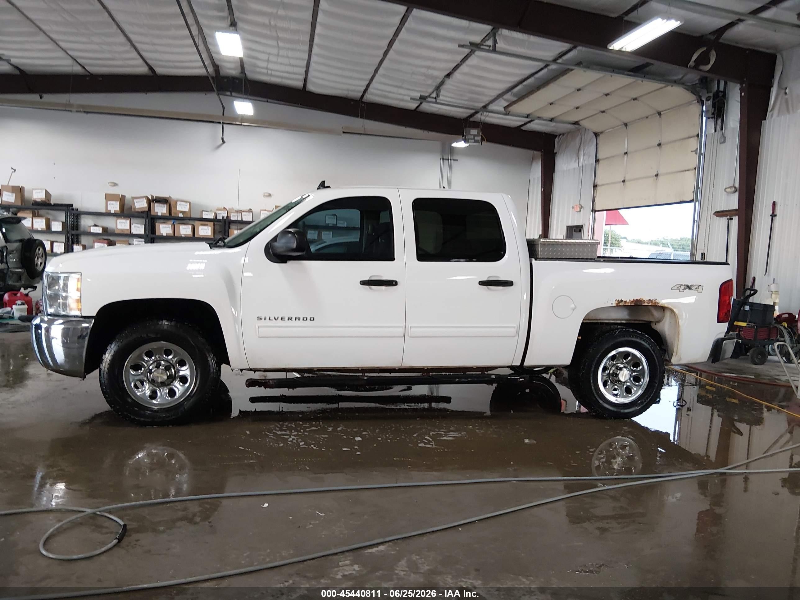 2013 Chevrolet Silverado 1500 Ls White vin: 3GCPKREAXDG175016