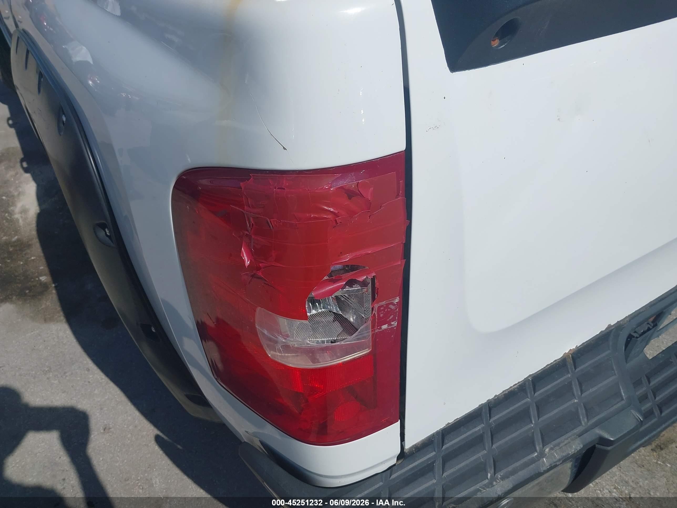 2011 Chevrolet Silverado 1500 Lt Белый vin: 3GCPKSE30BG207042