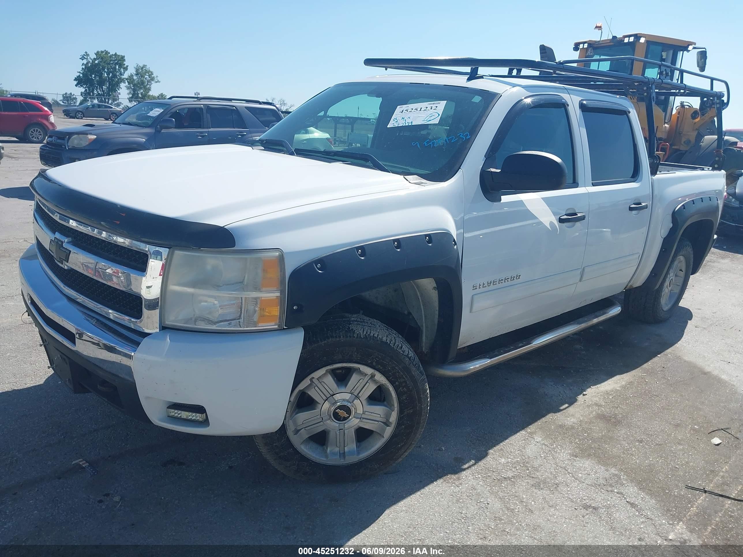 2011 Chevrolet Silverado 1500 Lt Белый vin: 3GCPKSE30BG207042