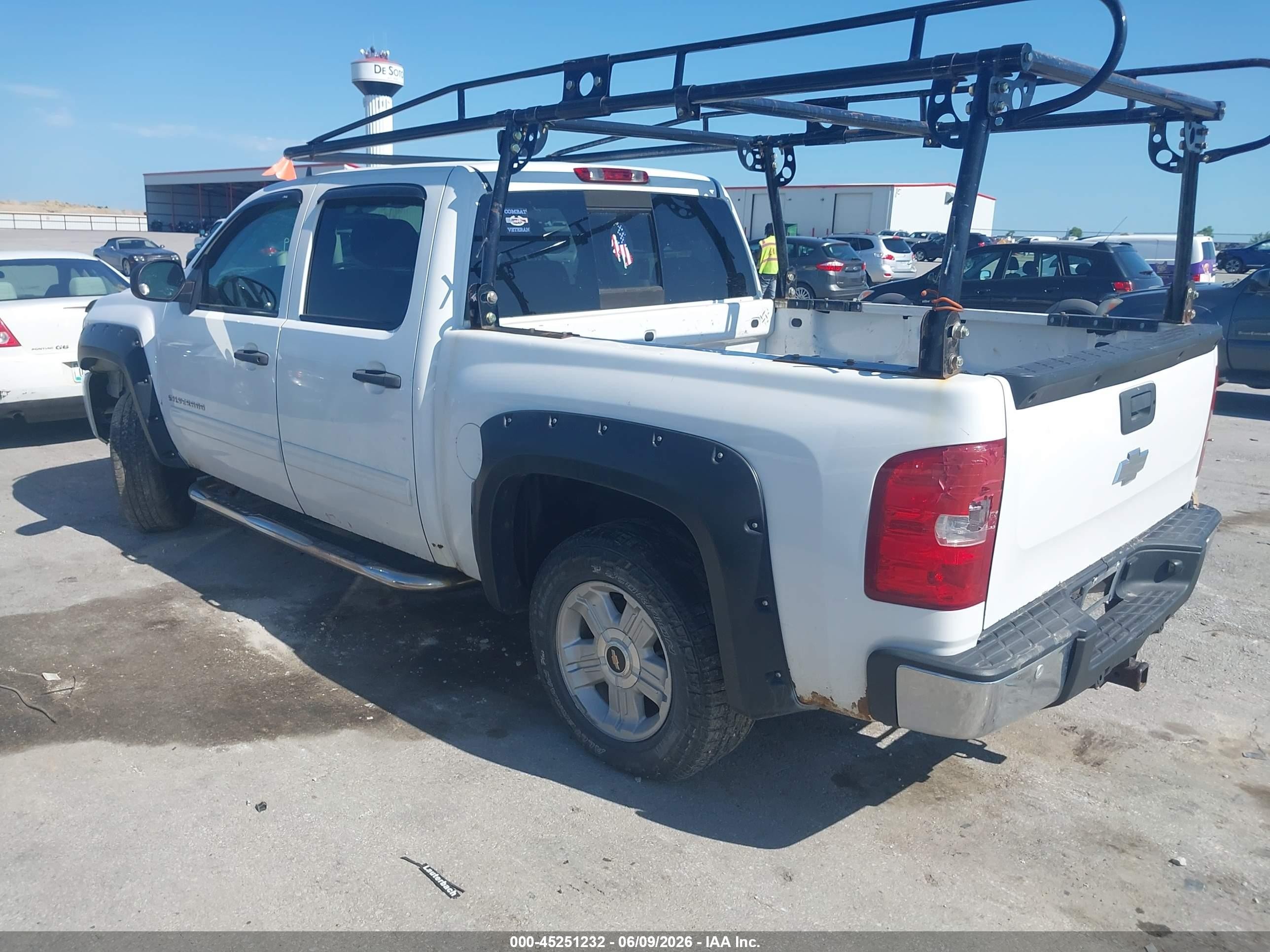 2011 Chevrolet Silverado 1500 Lt Белый vin: 3GCPKSE30BG207042