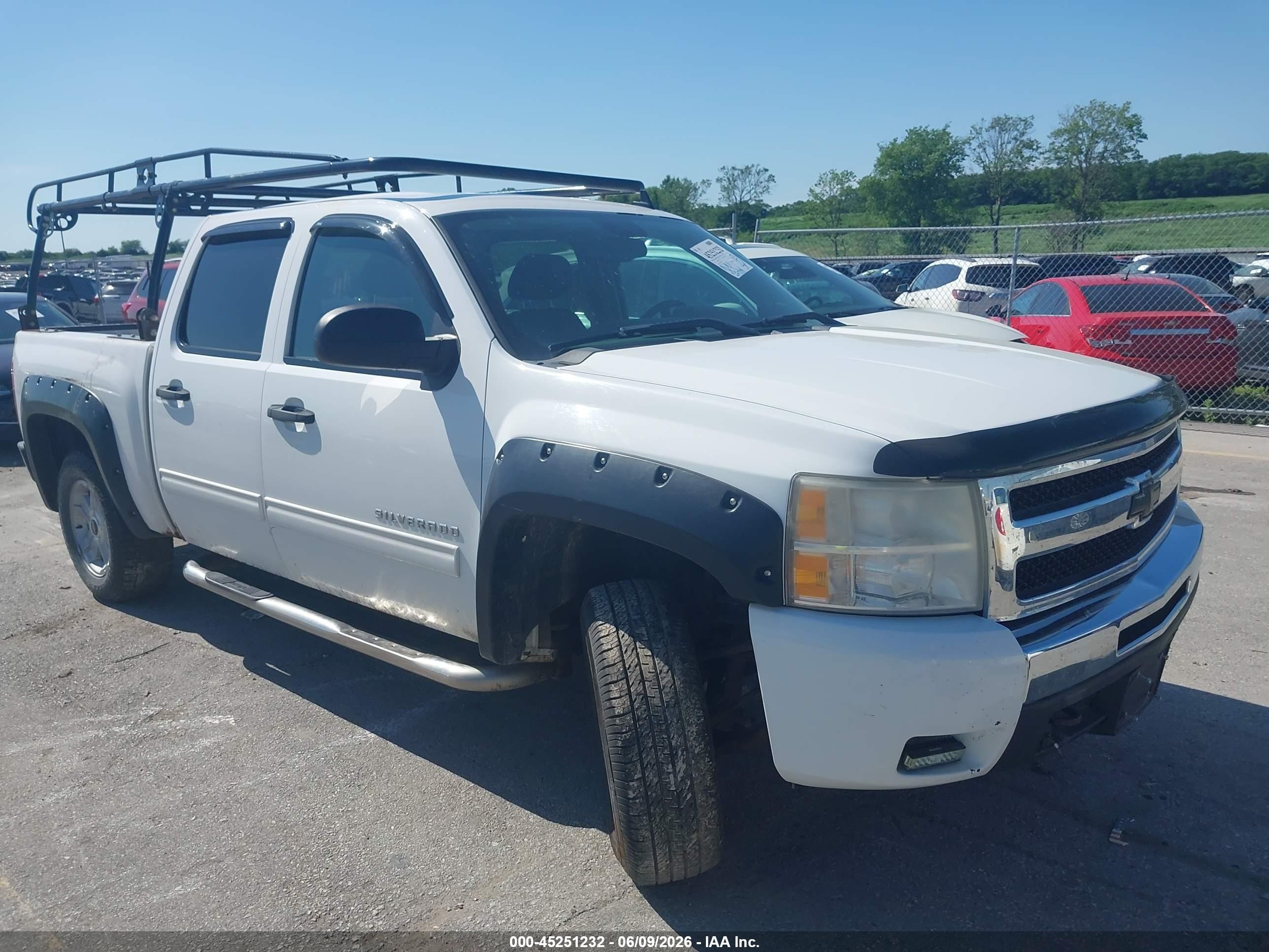 2011 Chevrolet Silverado 1500 Lt Белый vin: 3GCPKSE30BG207042