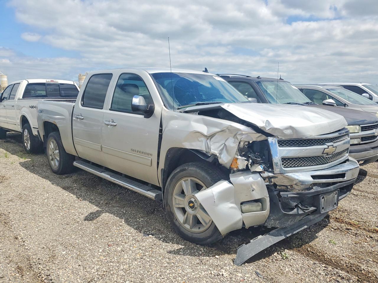 2011 Chevrolet Silverado K1500 Lt Silver vin: 3GCPKSE30BG221927