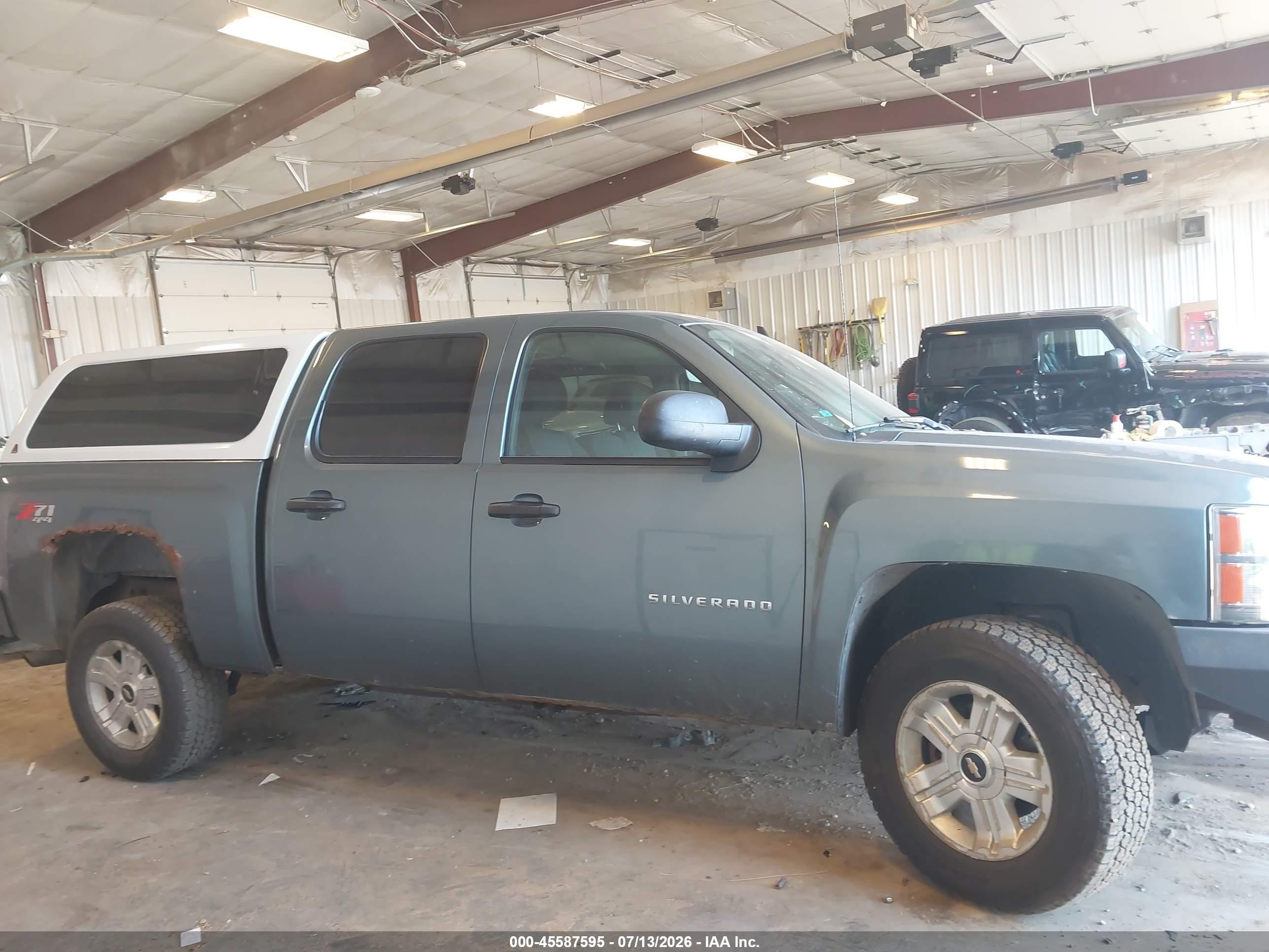 2011 Chevrolet Silverado 1500 Lt Blue vin: 3GCPKSE30BG306802