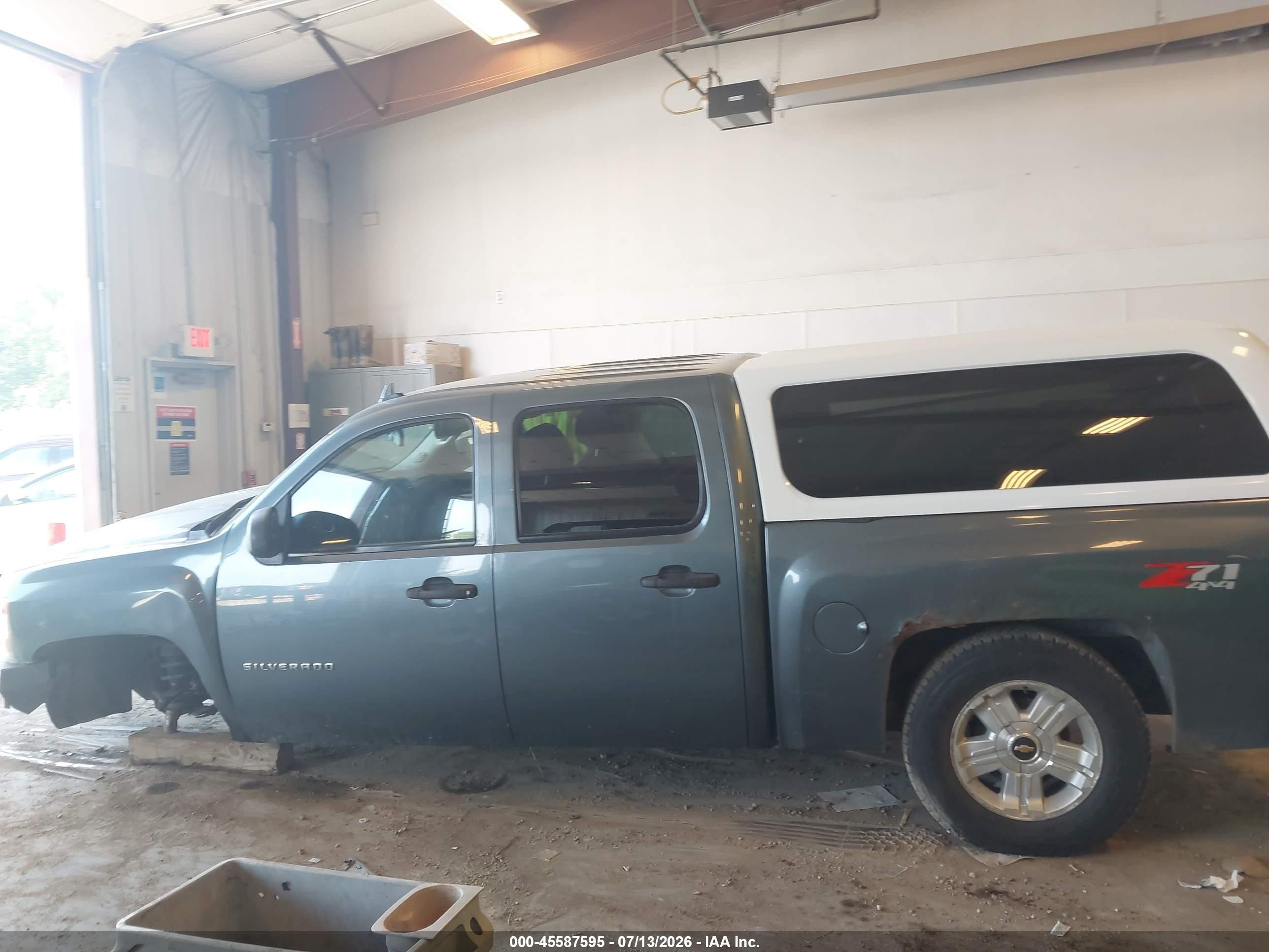 2011 Chevrolet Silverado 1500 Lt Blue vin: 3GCPKSE30BG306802