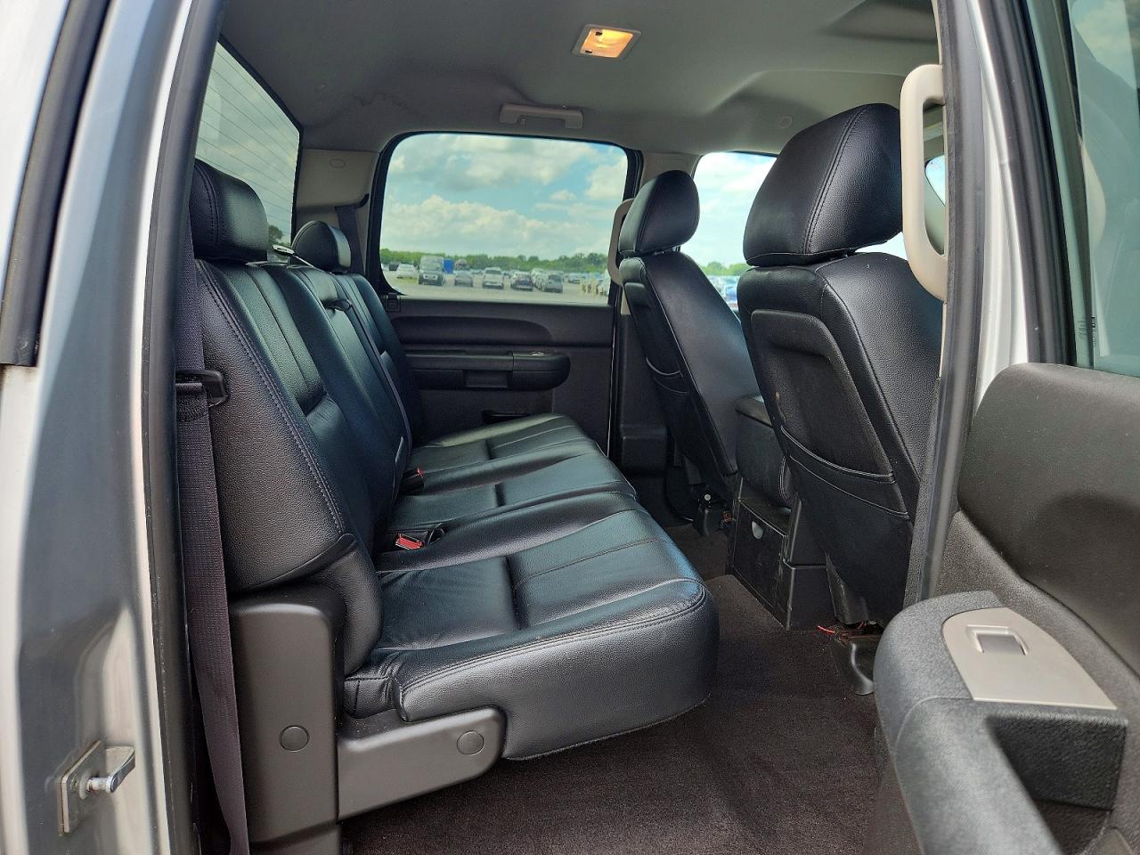 2011 Chevrolet Silverado K1500 Lt Silver vin: 3GCPKSE30BG383380