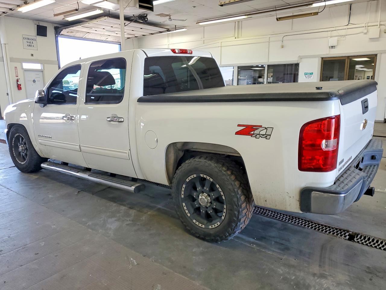2011 Chevrolet Silverado K1500 Lt White vin: 3GCPKSE31BG348461